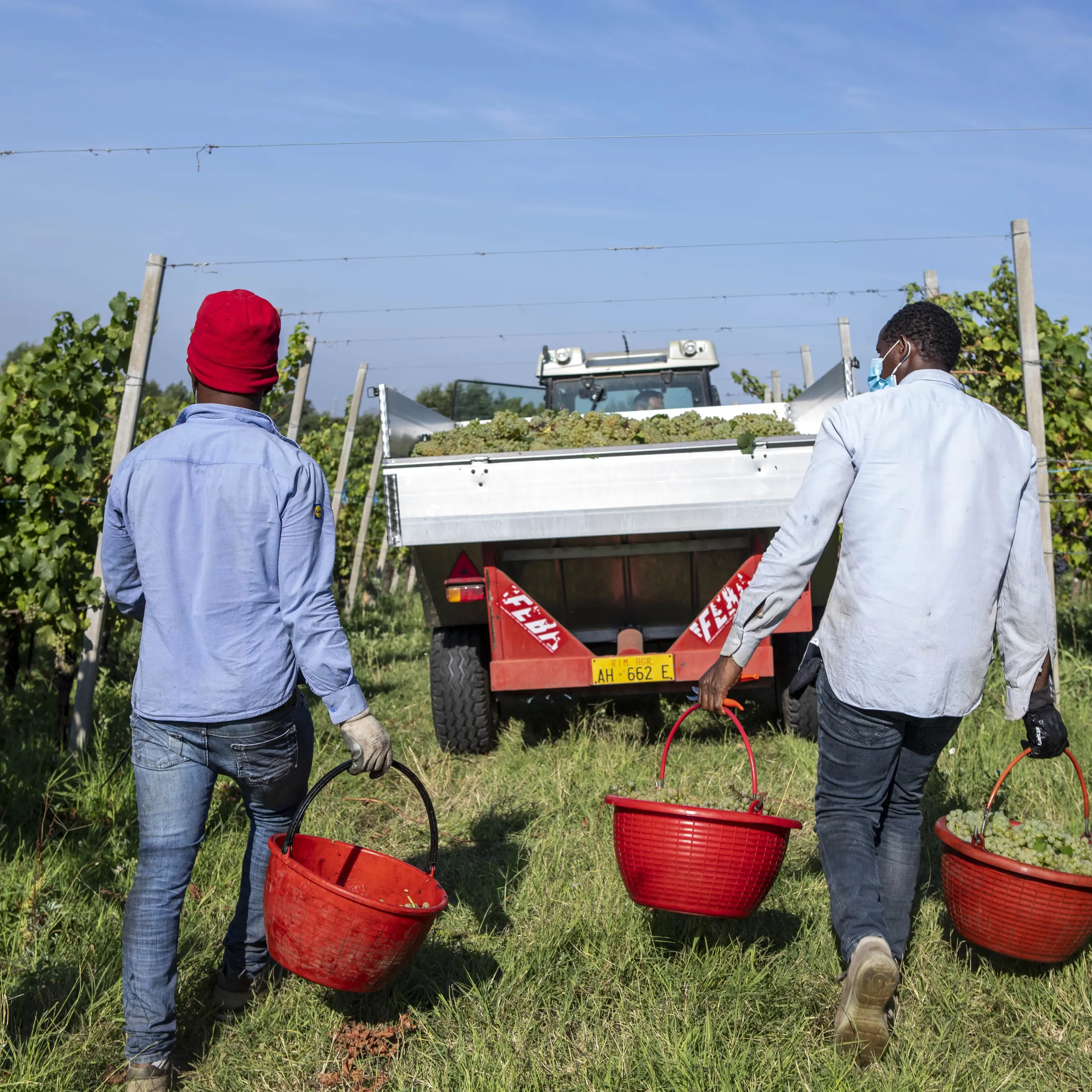 Anzio, in questura ci vogliono due anni per rinnovare un permesso di soggiorno. La denuncia della Flai Cgil
