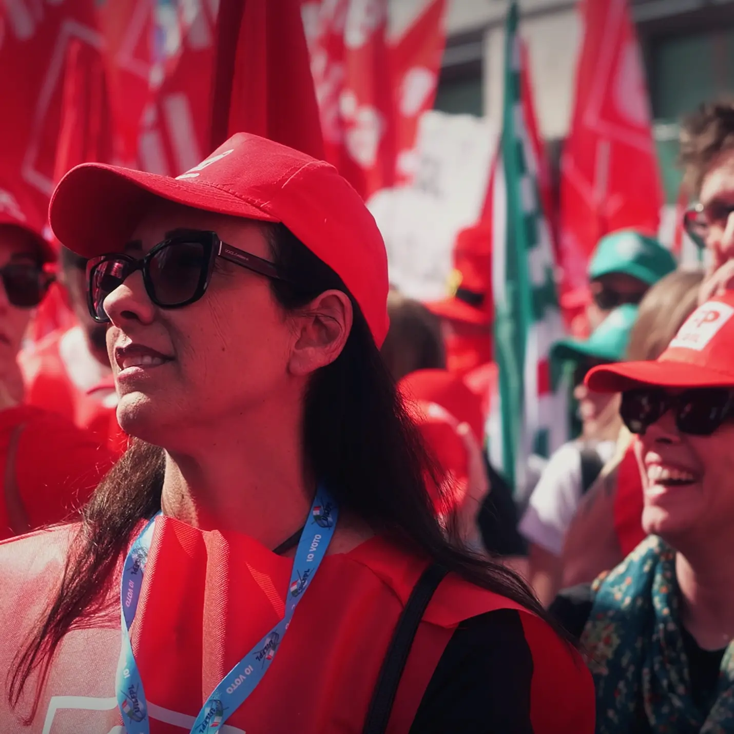 Sciopero sanità privata, la piazza è piena