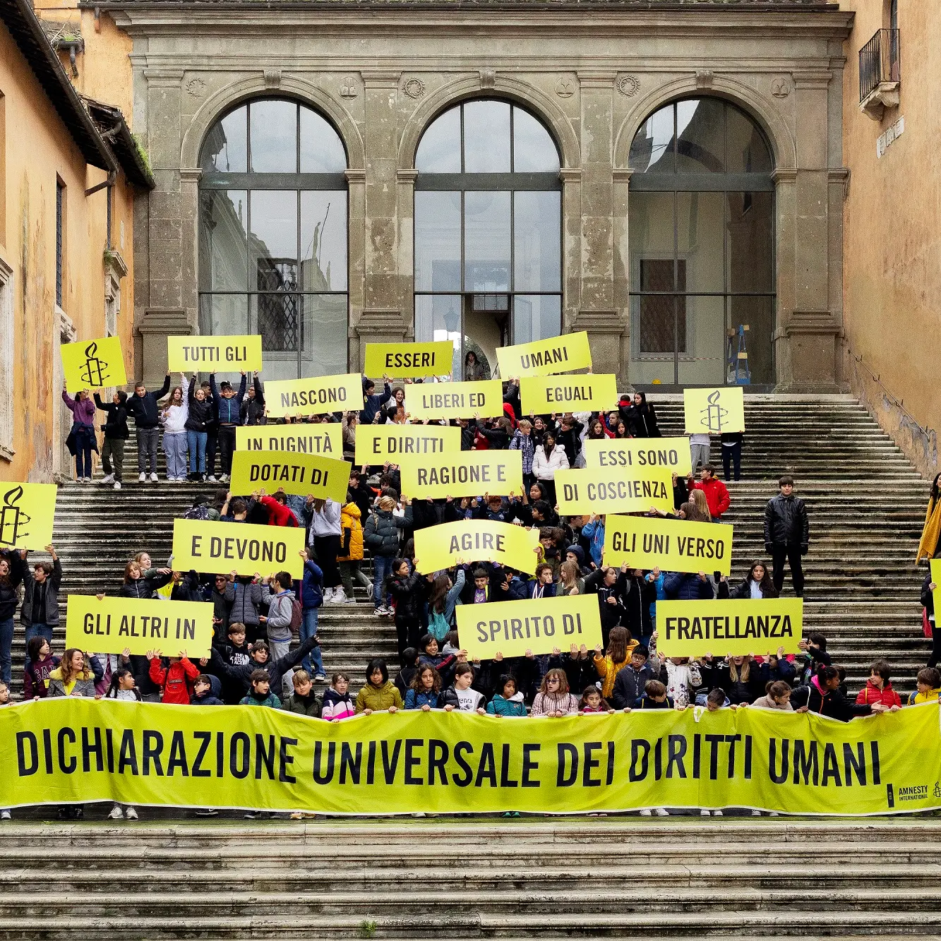 Amnesty International: “Un mondo sull’orlo del precipizio”