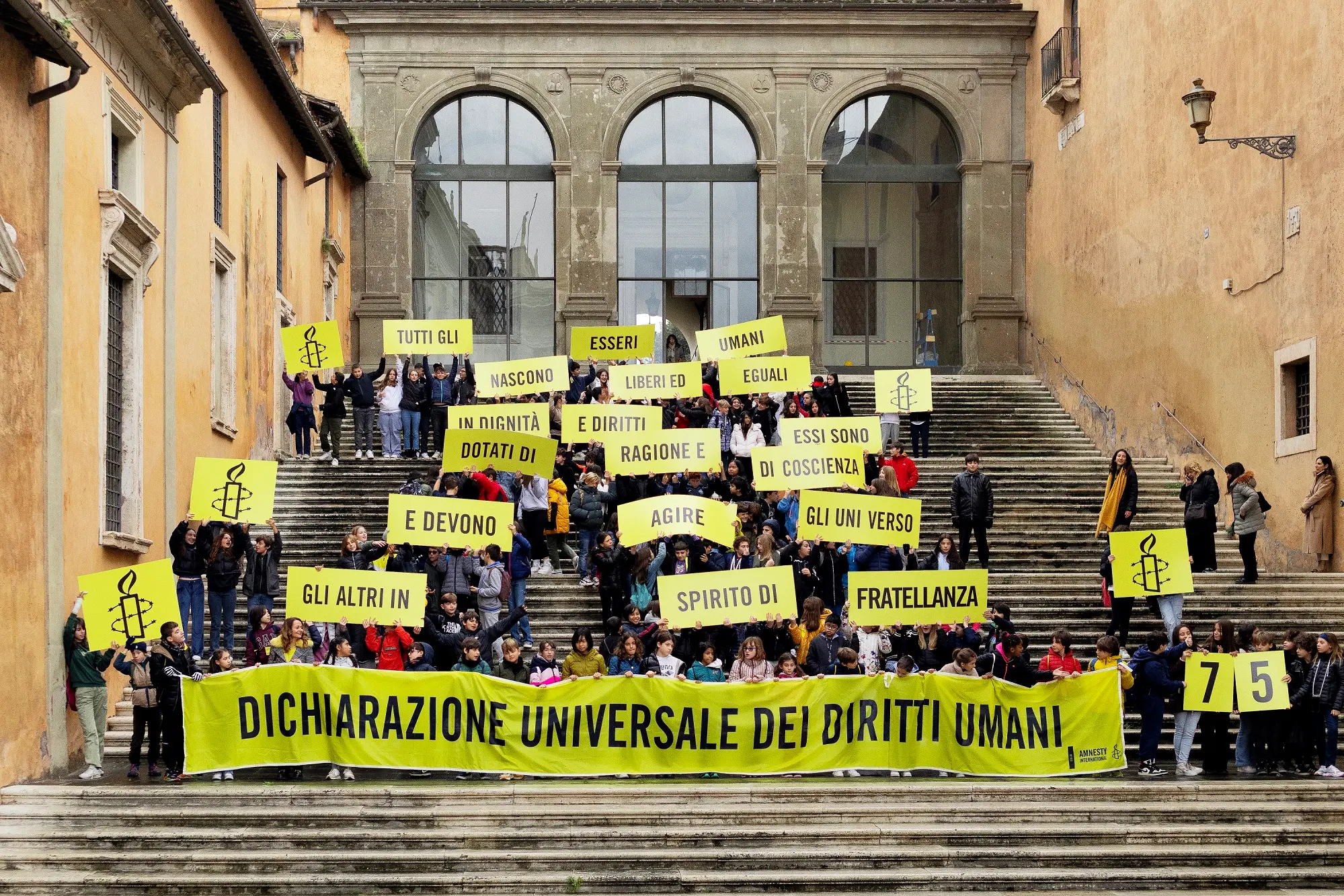 Amnesty International: “Un mondo sull’orlo del precipizio”