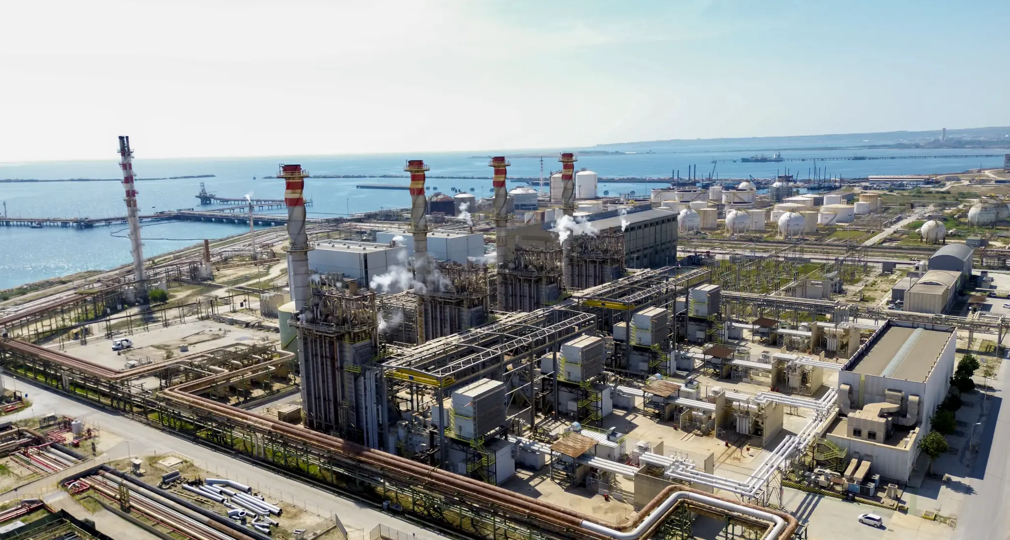 Priolo, tensione su B2G: 144 lavoratori senza garanzie