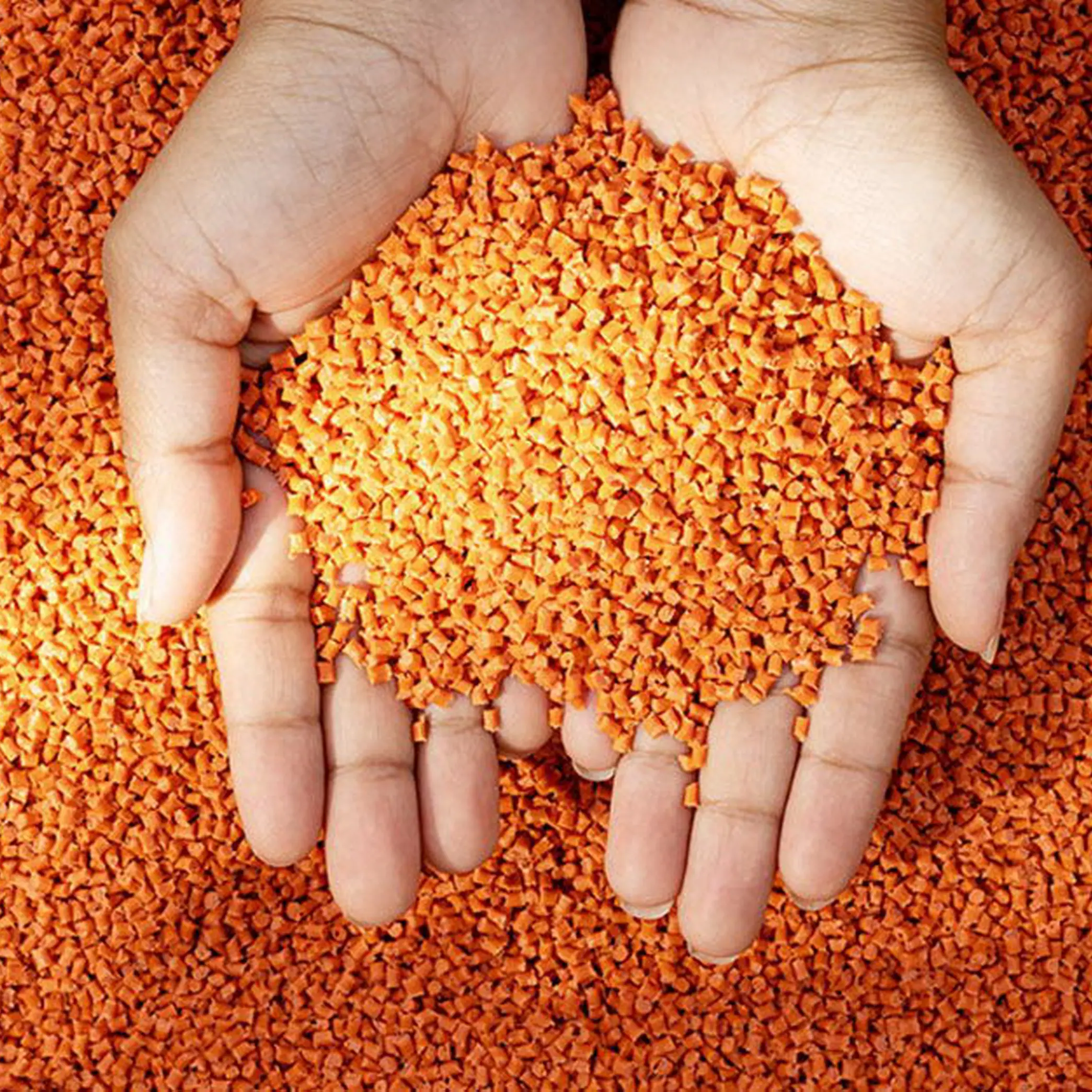 La guerra in Iran fa impennare il prezzo delle materie plastiche