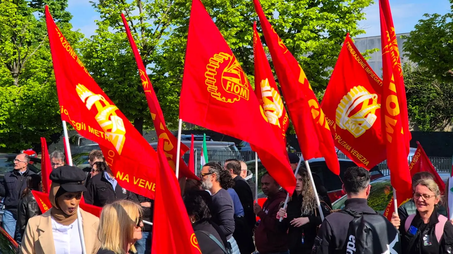 Costampress, Fiom: per salvarla si punta alla vendita