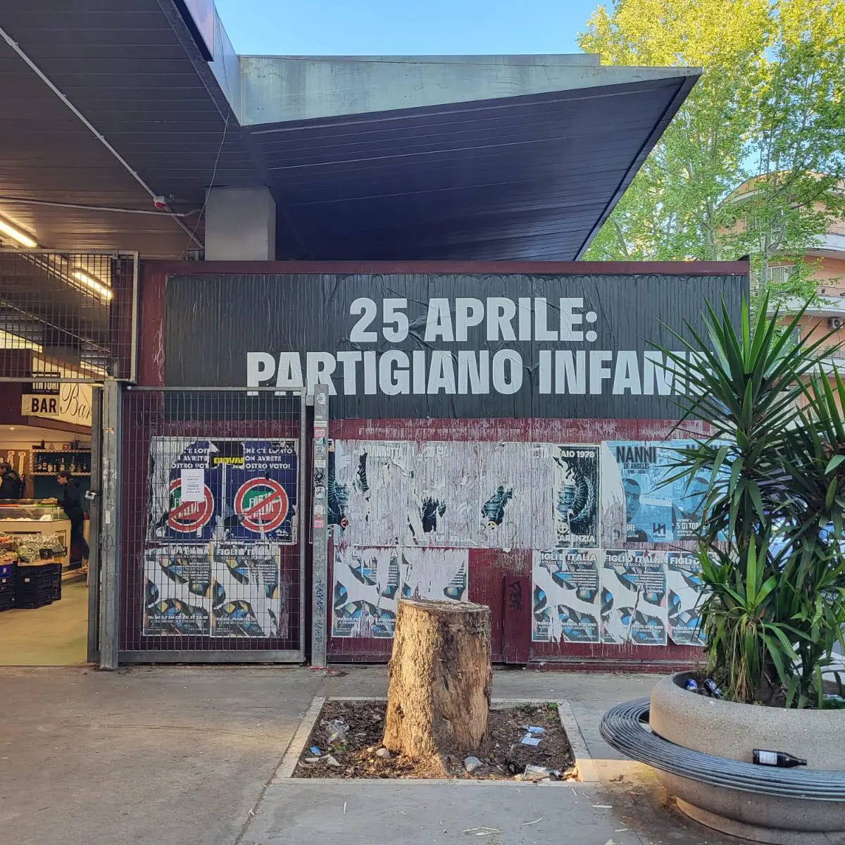 Fango sul 25 aprile a Roma