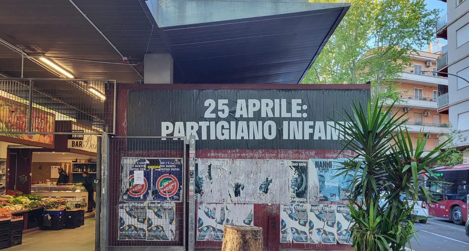 Fango sul 25 aprile a Roma