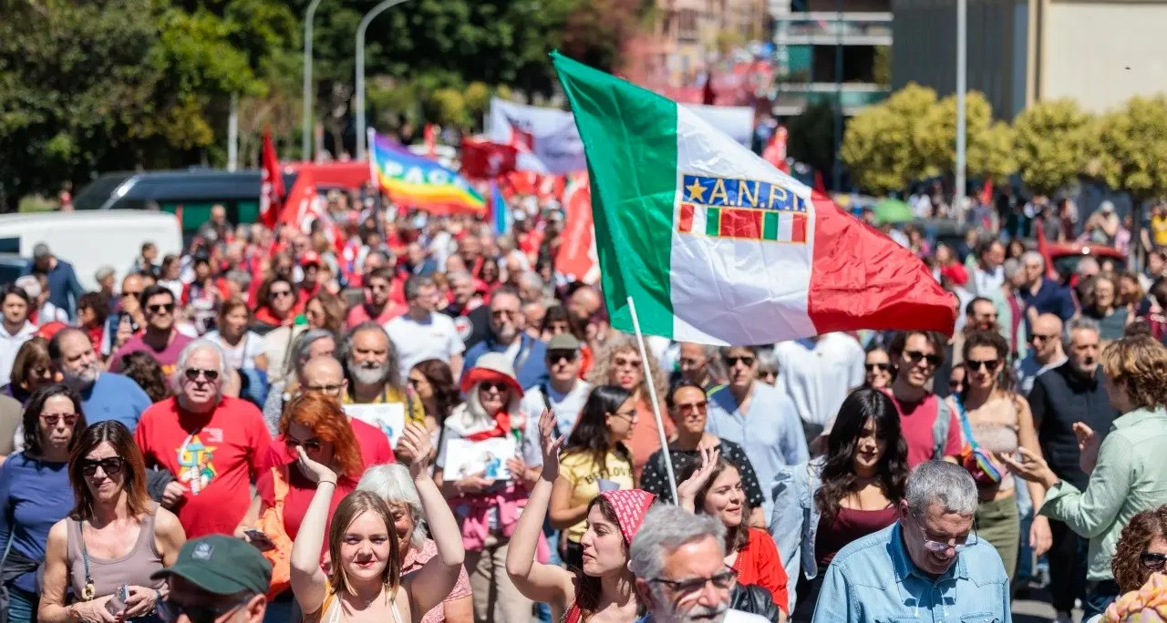 Corteo Roma, spari contro due manifestanti