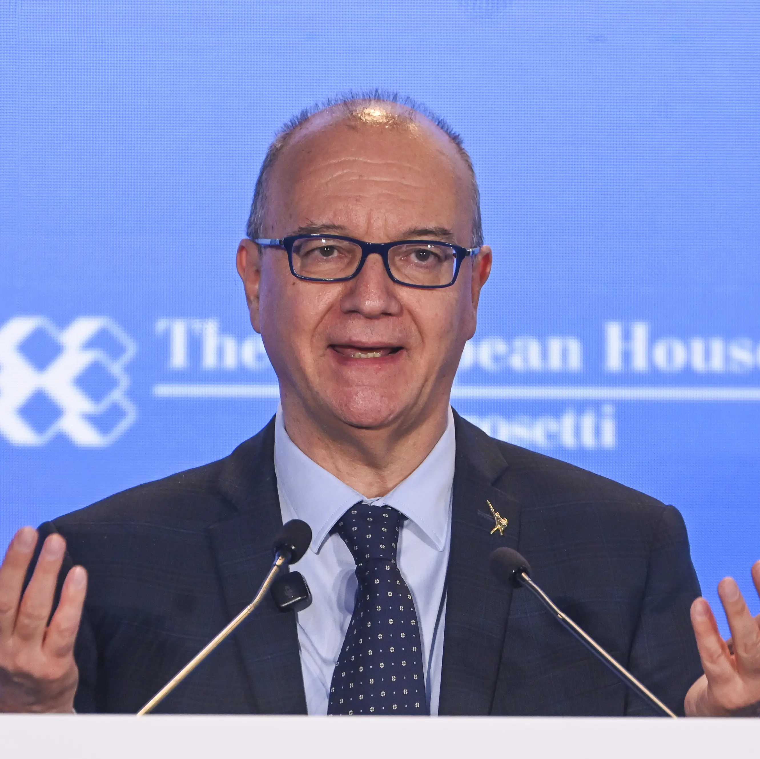 Scuola, tutte le superiori in quattro anni. Il sogno di Valditara?