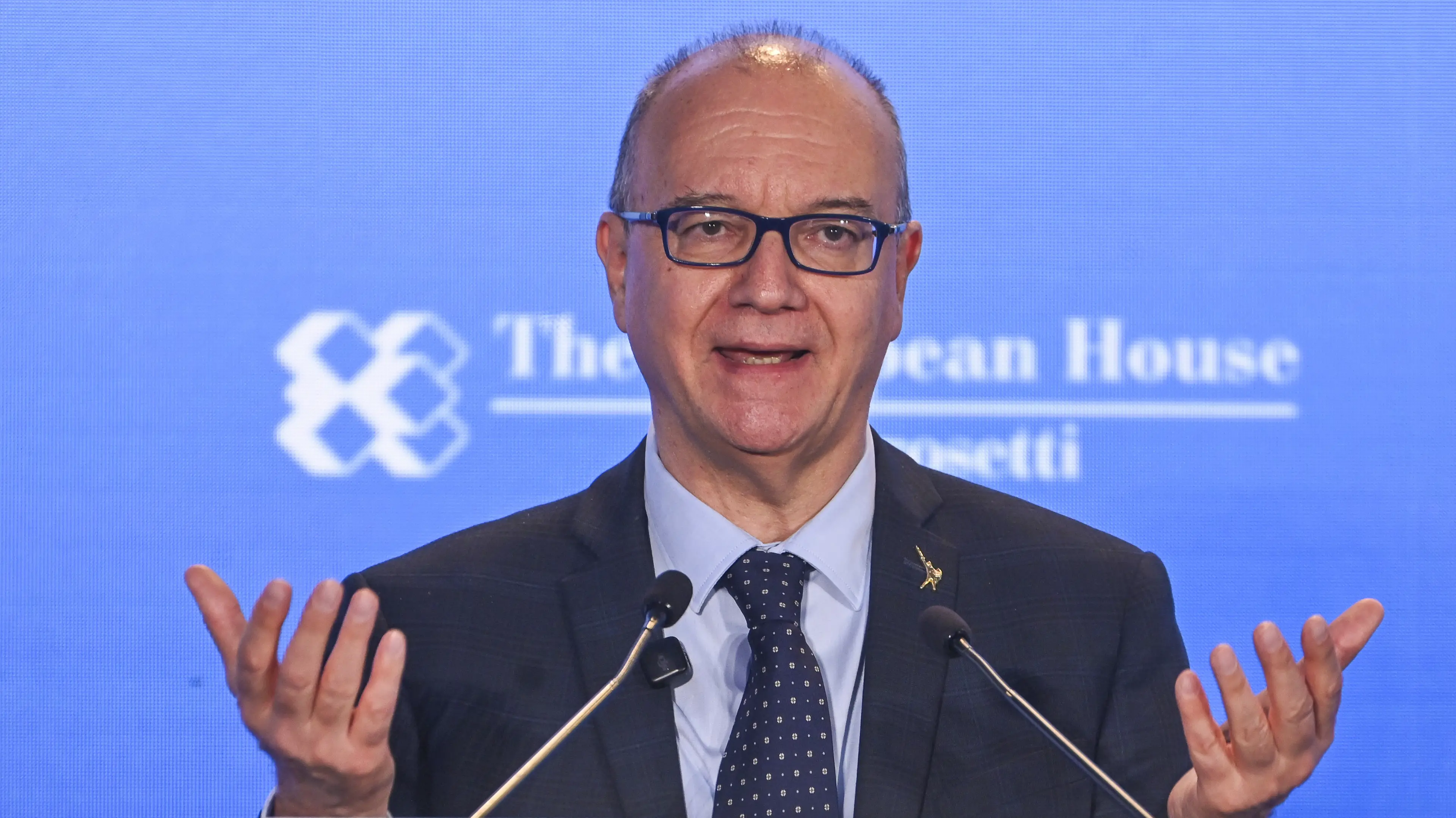 Scuola, tutte le superiori in quattro anni. Il sogno di Valditara?