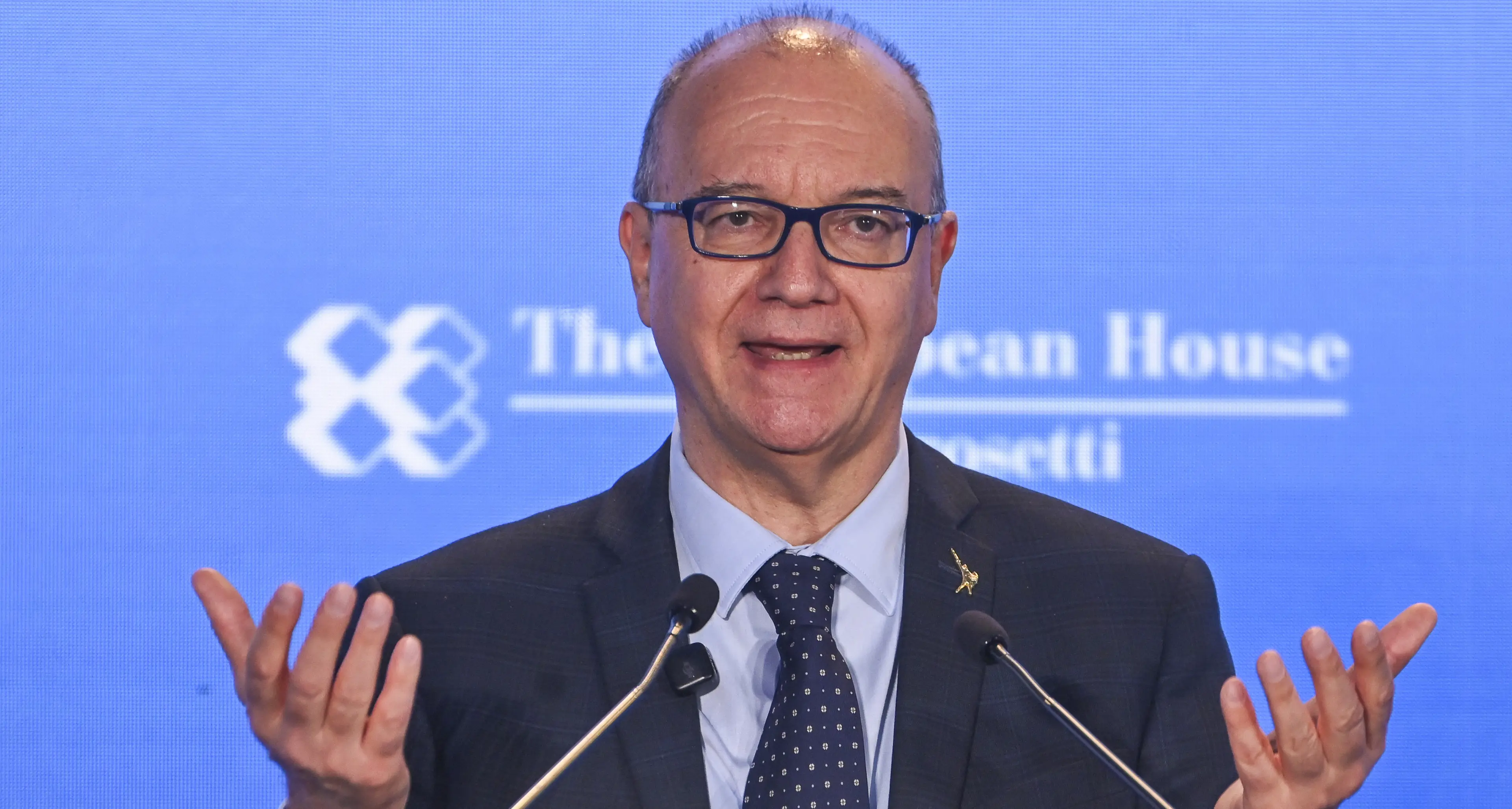 Scuola, tutte le superiori in quattro anni. Il sogno di Valditara?