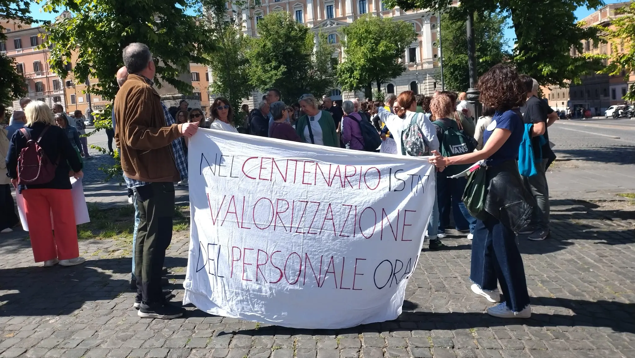 Istat, cresce la protesta: sit-in a Roma