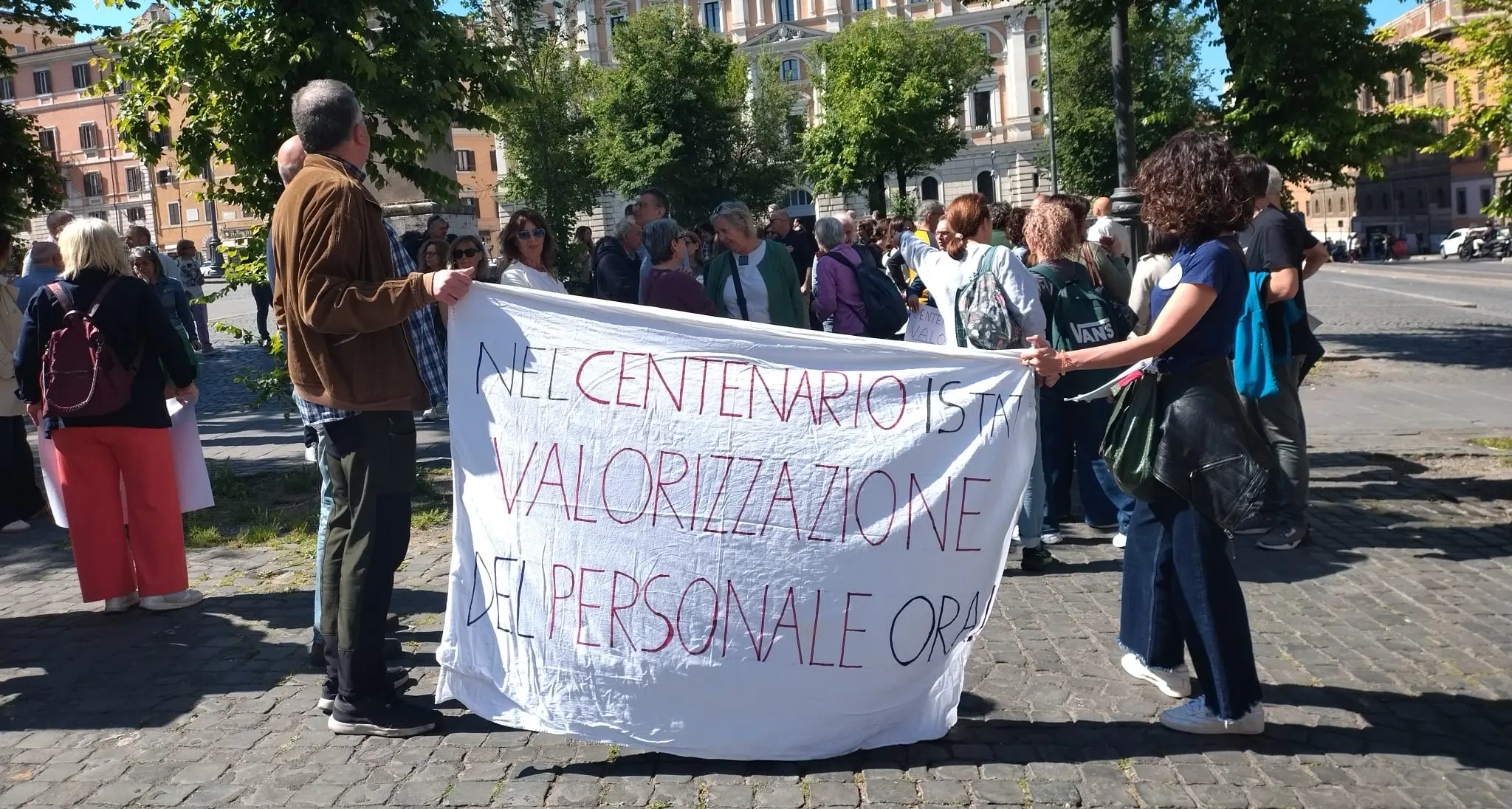 Istat, cresce la protesta: sit-in a Roma