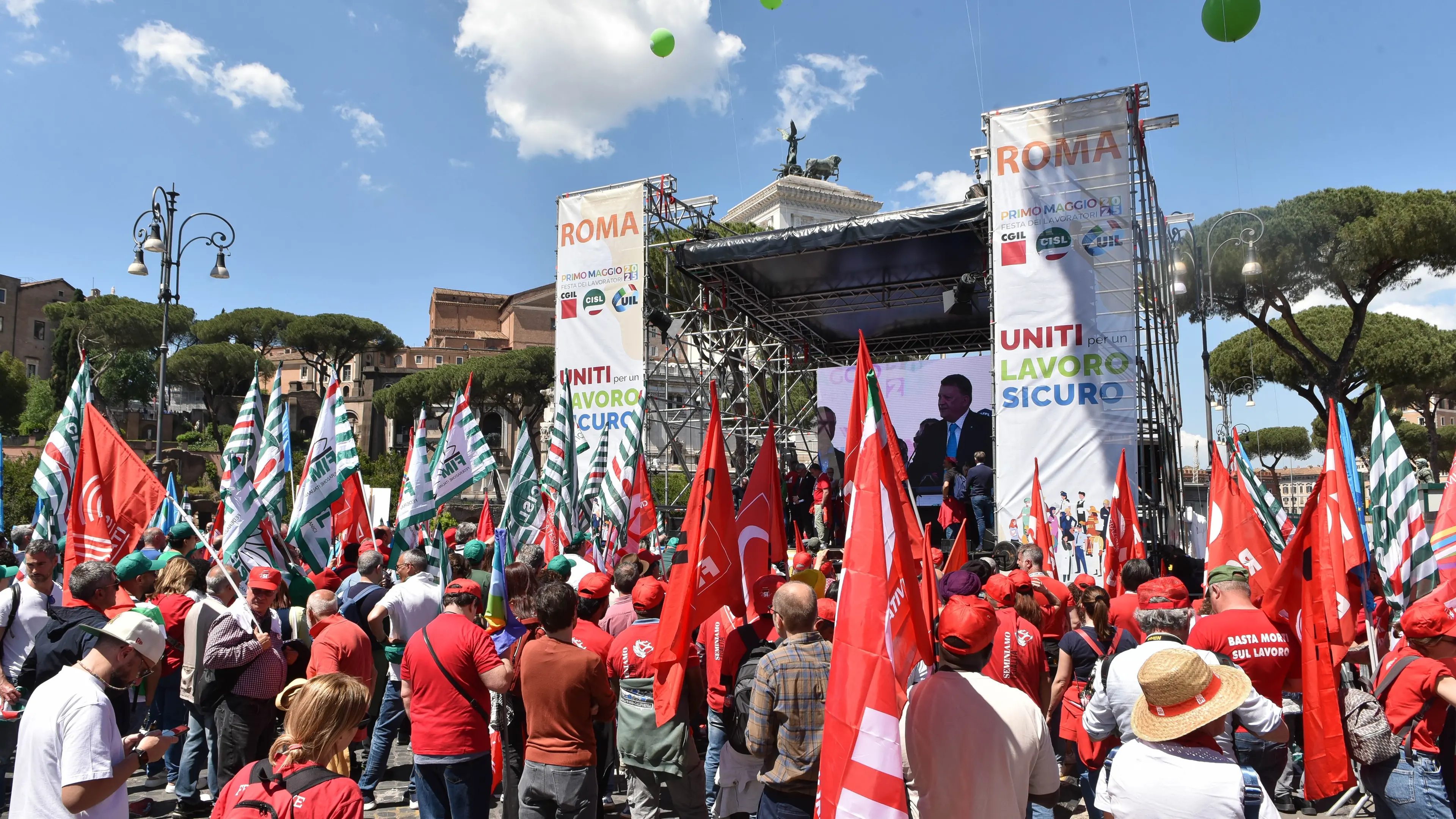 <p>Il palco del Primo Maggio 2025 a Roma</p>\\n , IMAGOECONOMICA