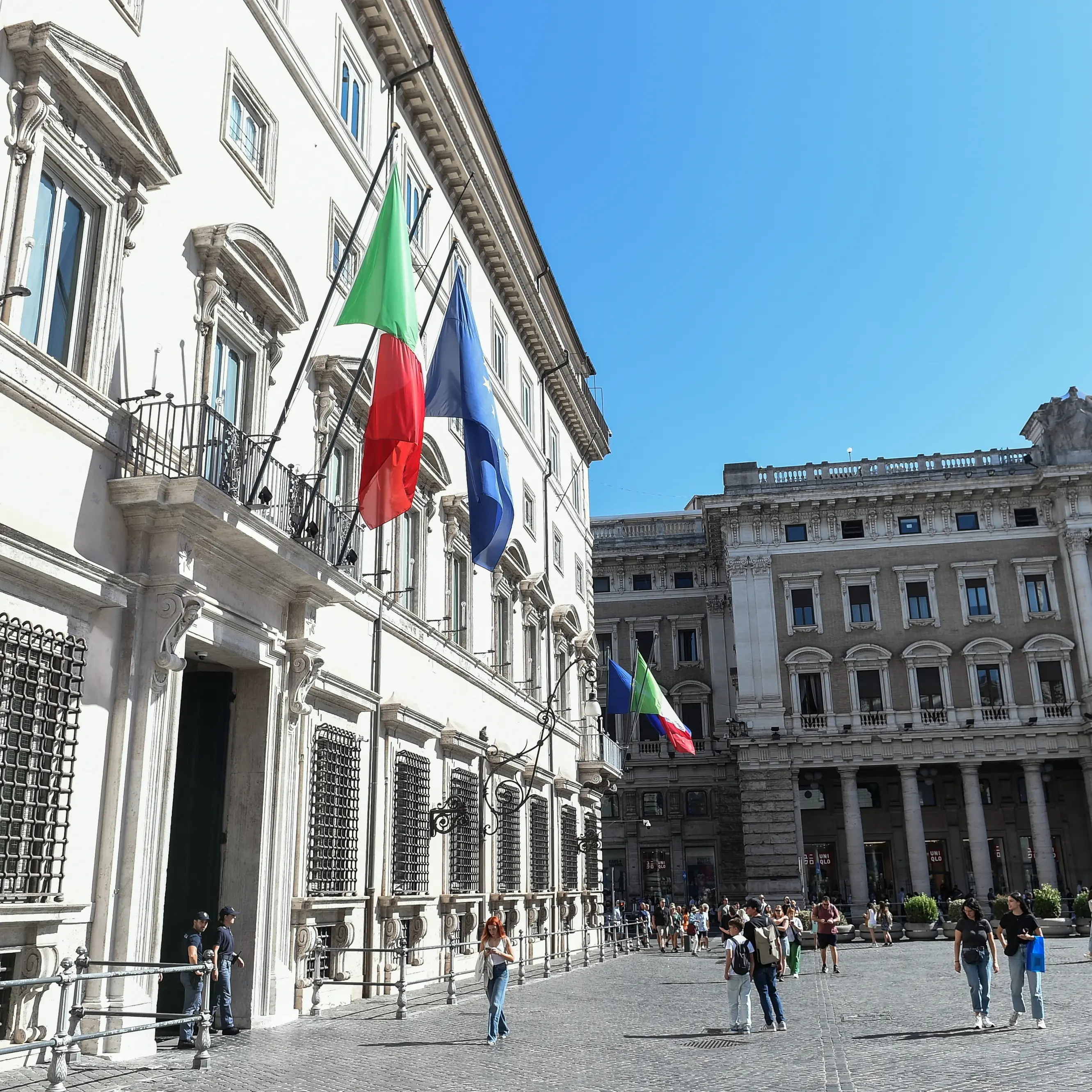 Il governo approva il decreto lavoro senza confronto