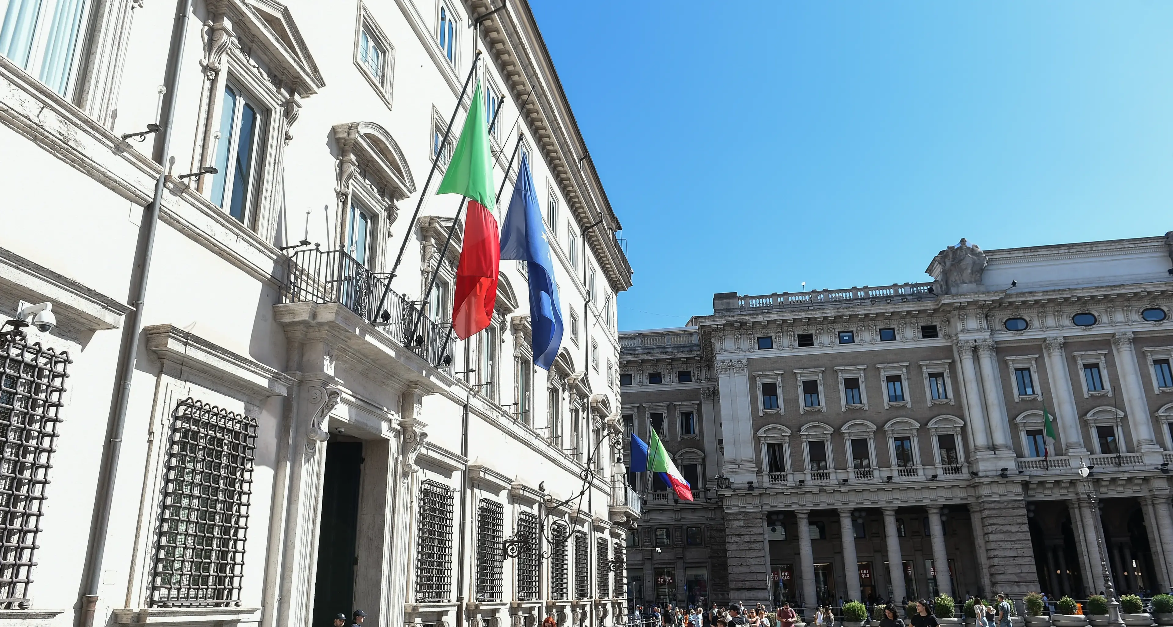 Il governo approva il decreto lavoro senza confronto