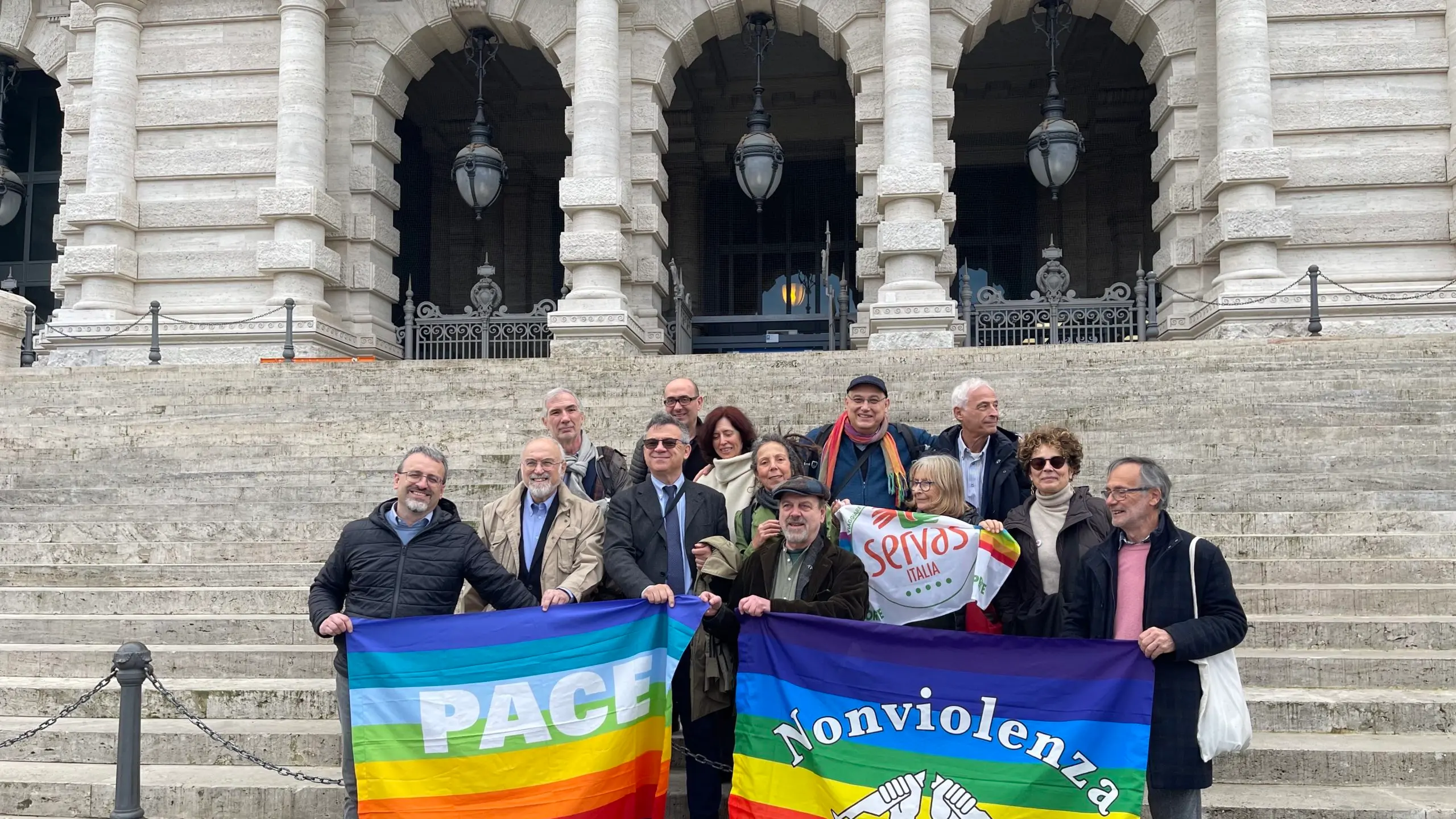 Non con le armi, ma con corpi civili di pace