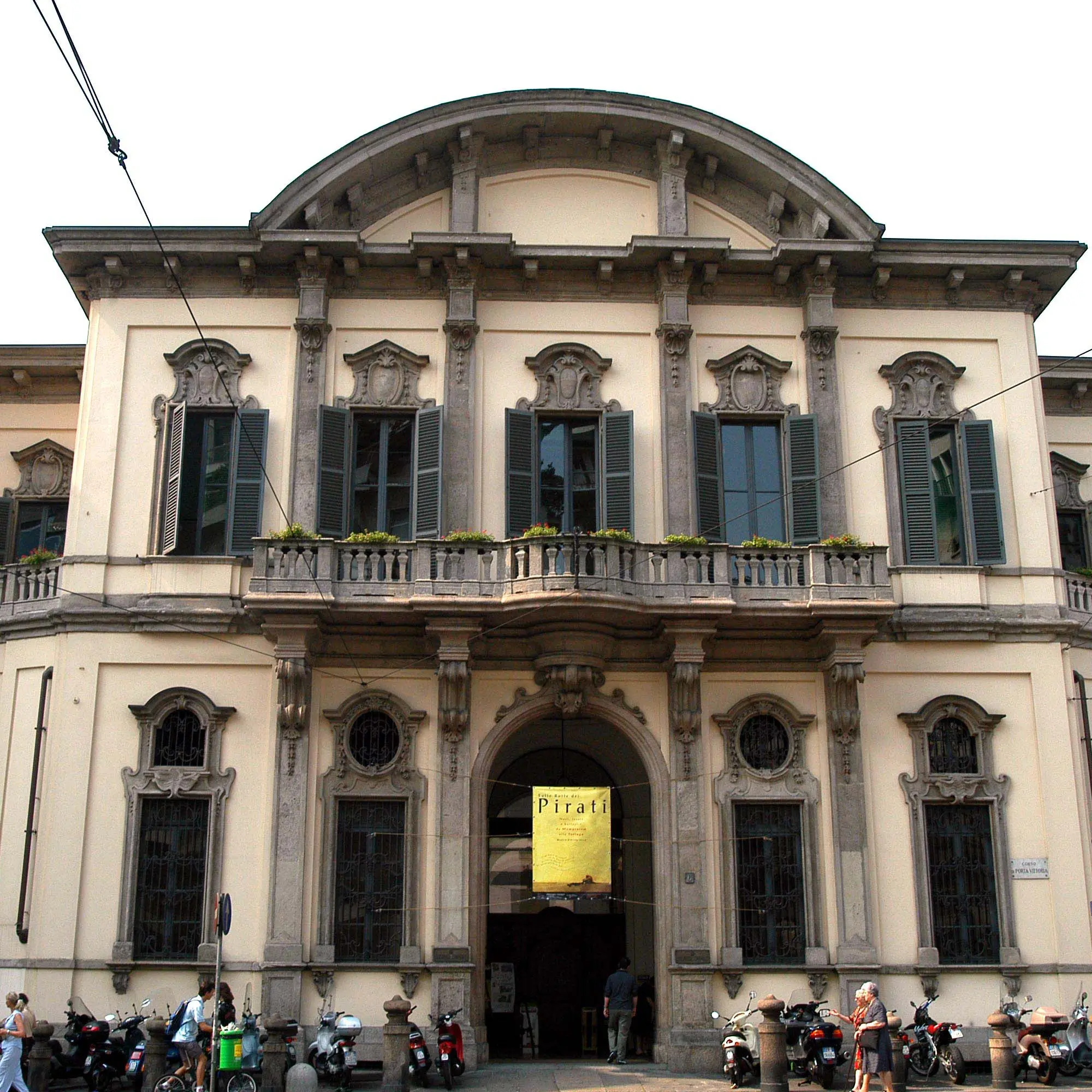 Il futuro delle biblioteche milanesi deve essere pubblico