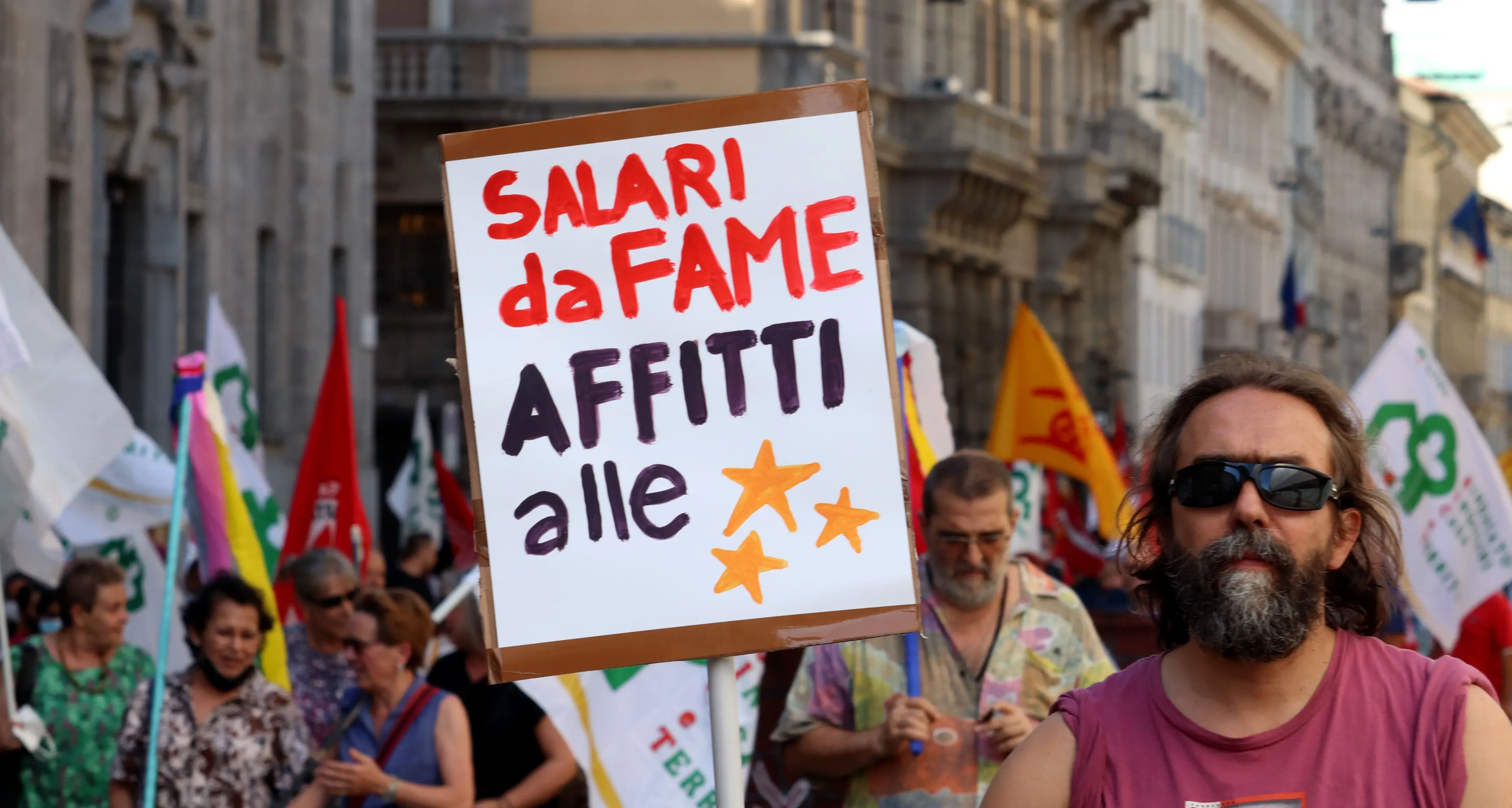 L'affitto? Costa più del salario minimo