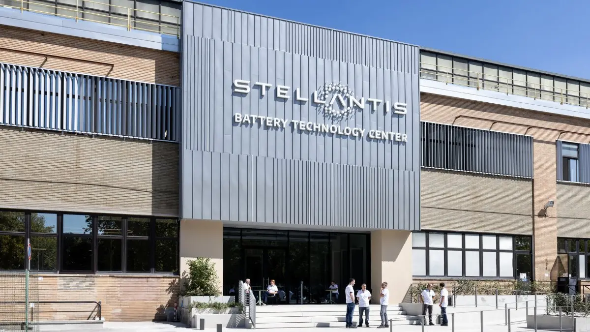 Stellantis, Fiom: annunciati investimenti all’estero