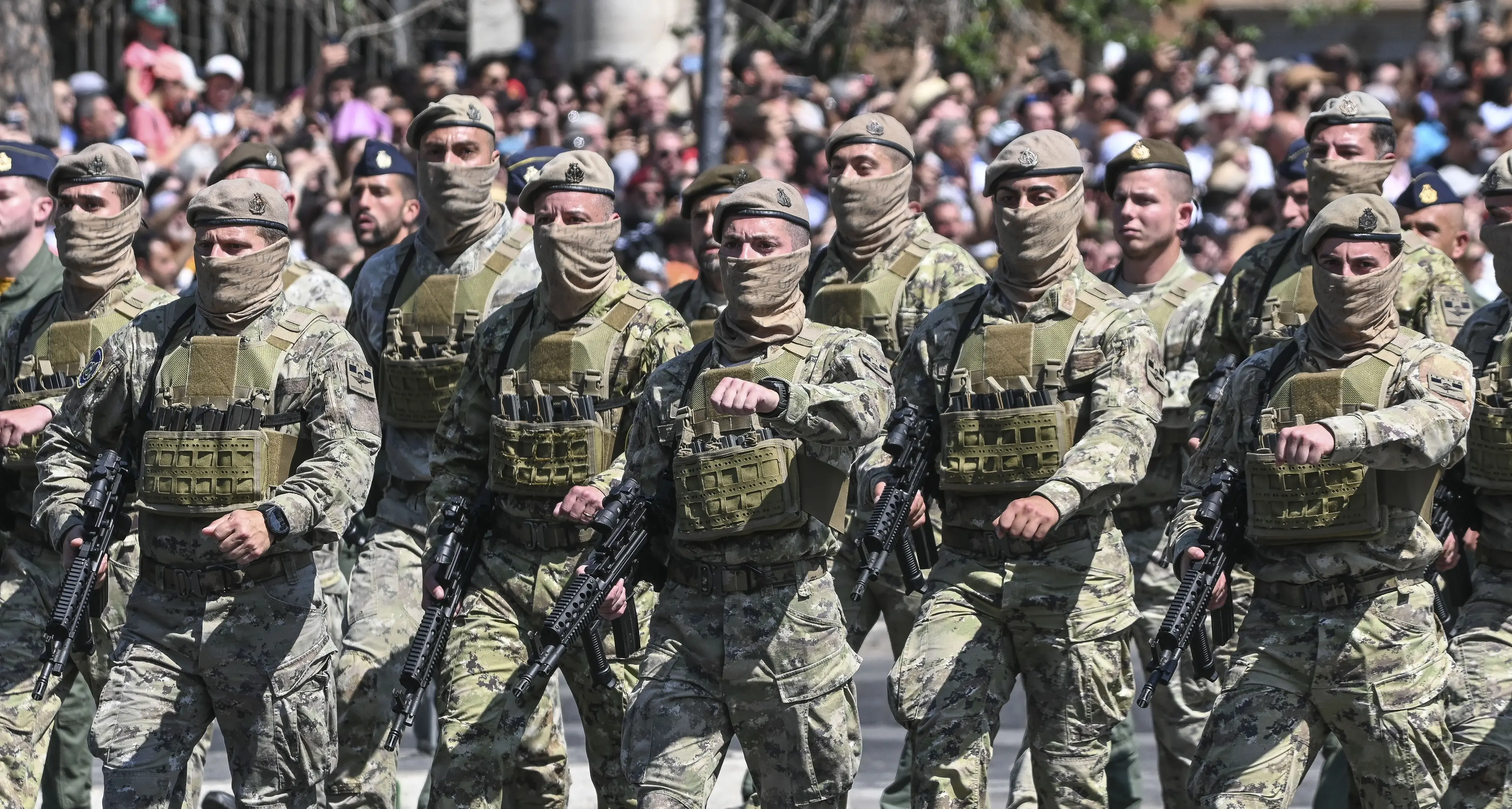 “Non siamo militari, quindi non marciamo”
