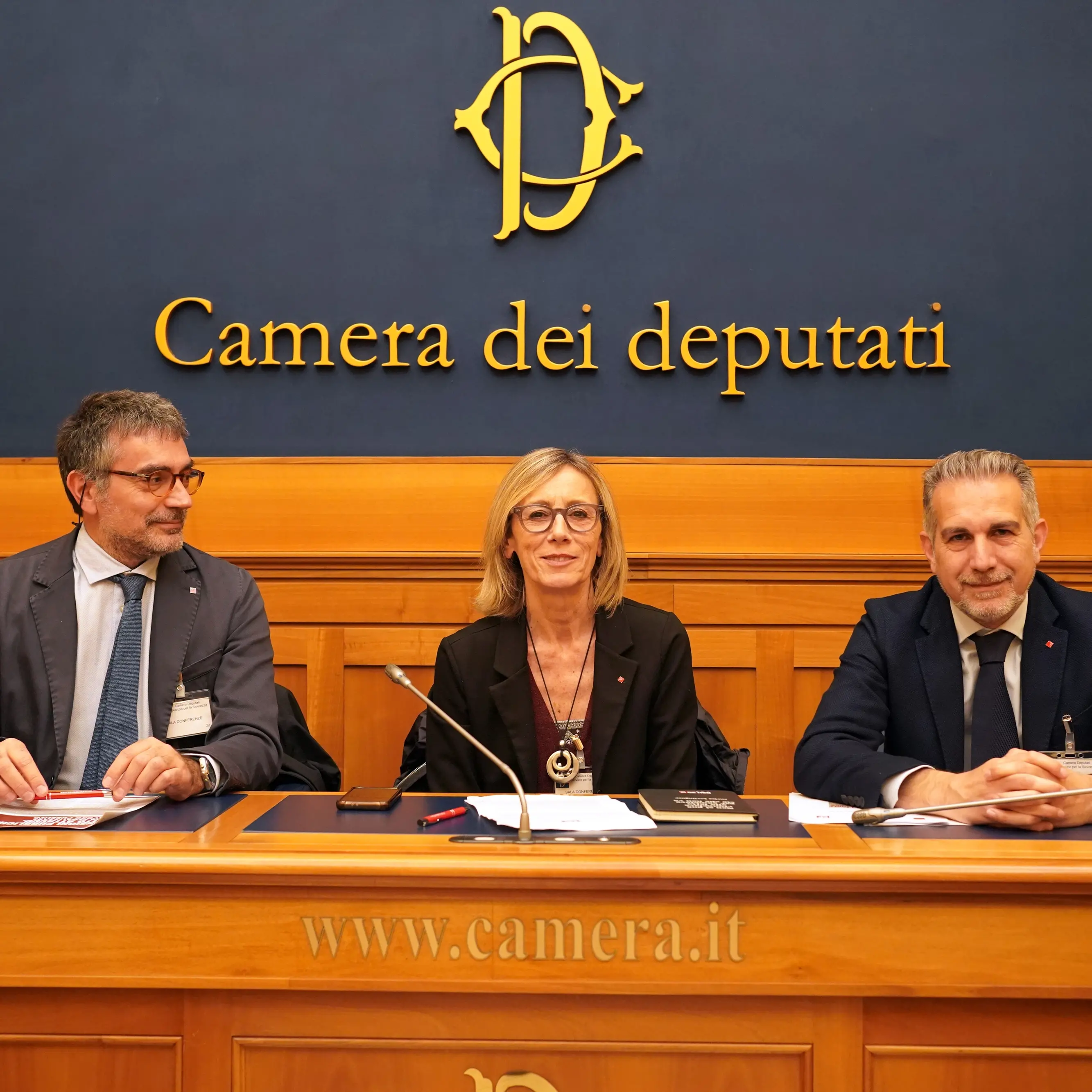 Pensioni pubbliche sotto attacco: perdite fino a 273 mila euro e 49 anni al lavoro