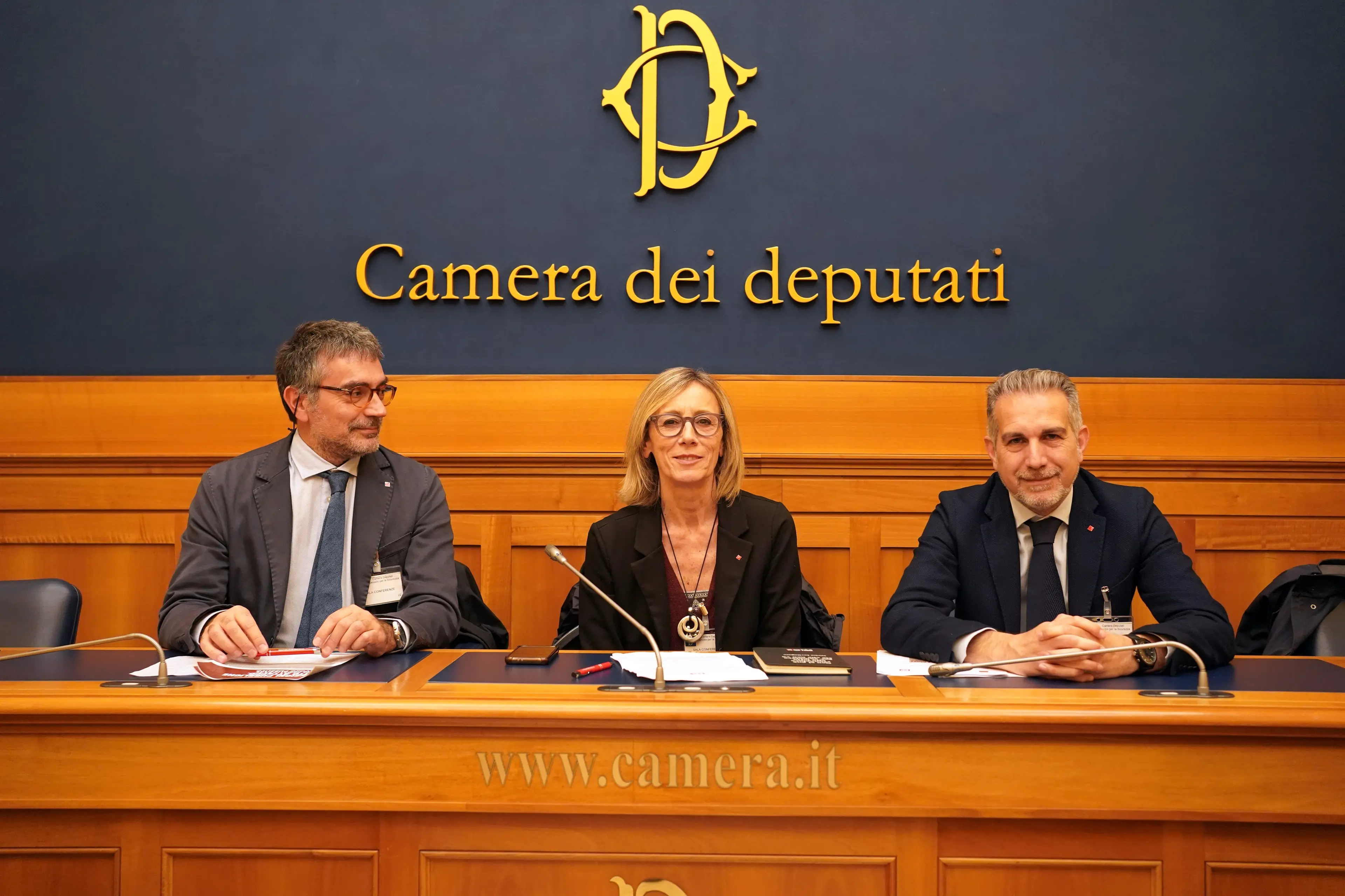 Pensioni pubbliche sotto attacco: perdite fino a 273 mila euro e 49 anni al lavoro