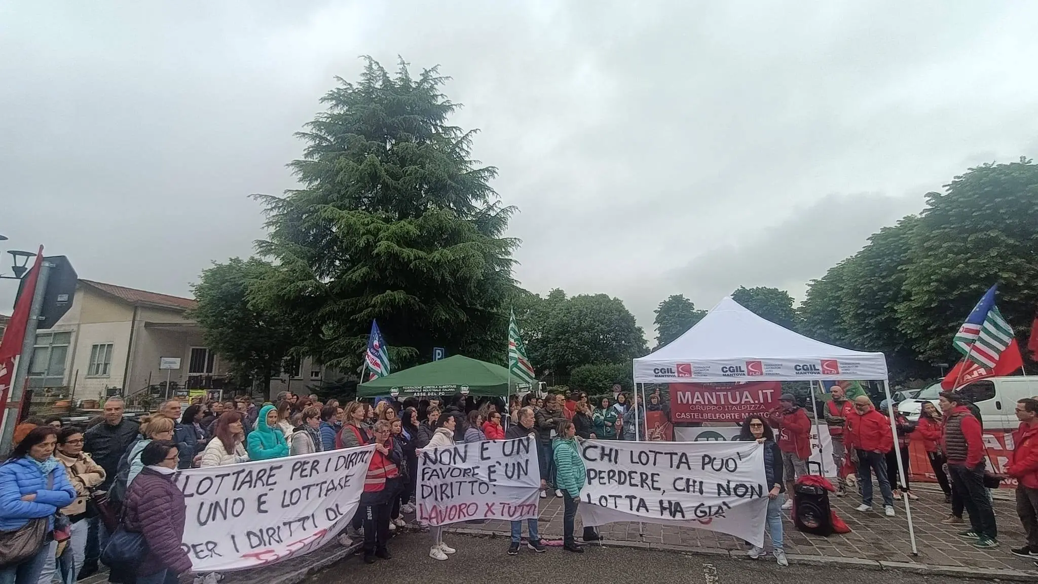 Mantua.it, lavoratori in piazza contro i licenziamenti