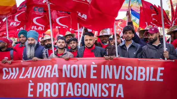Cinque braccianti morti in quattro giorni: Flai Cgil: “È l’esito dello sfruttamento”