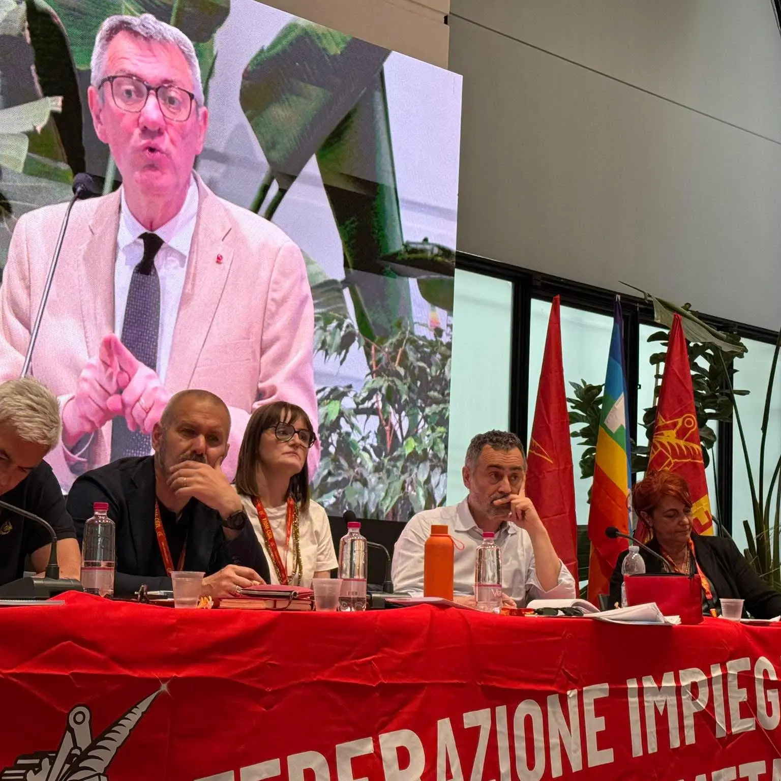 “Industria a un passo dal collasso, il governo ci ascolti”