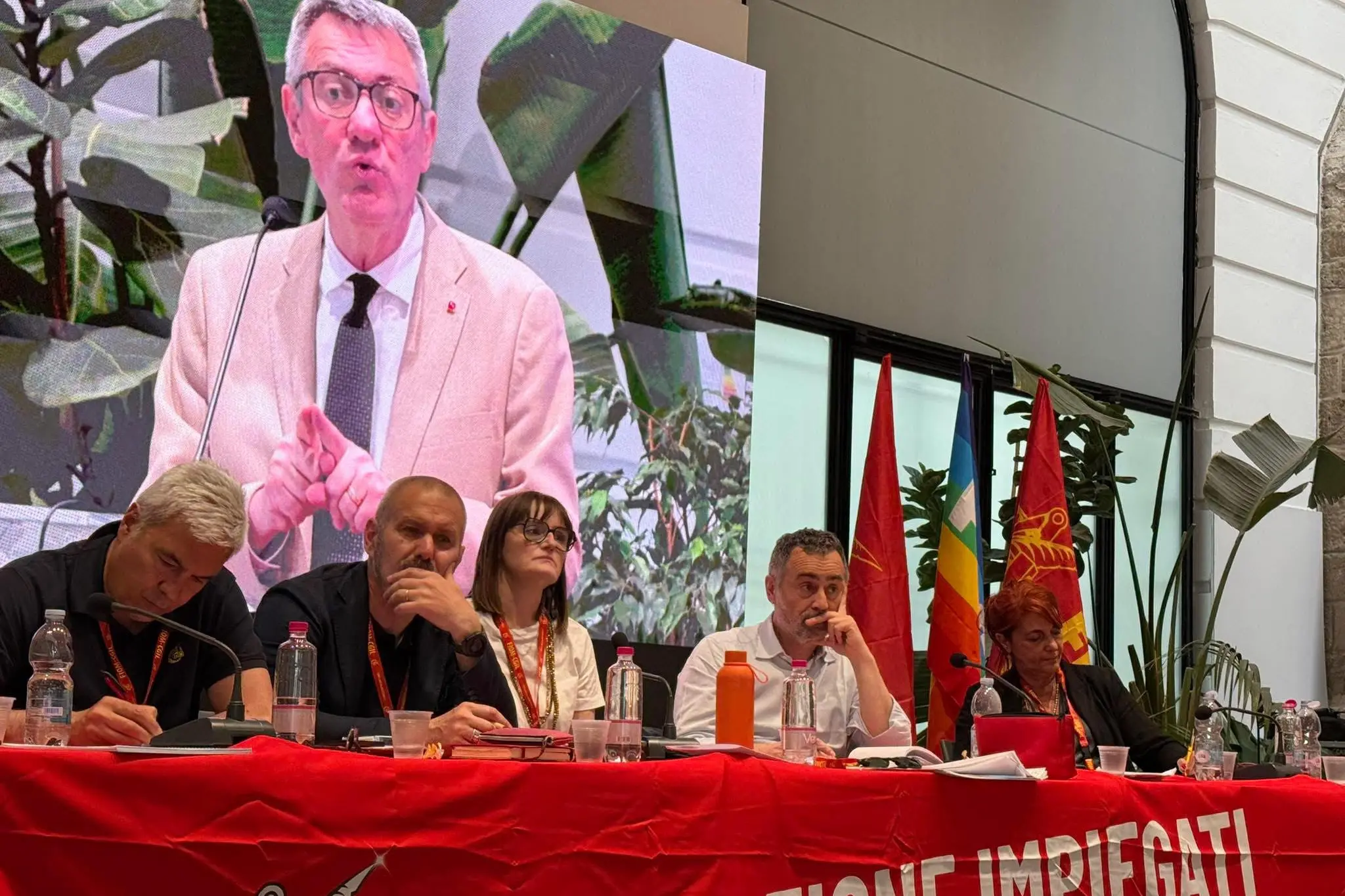 “Industria a un passo dal collasso, il governo ci ascolti”