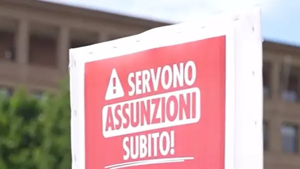 “In piazza per dire basta all’incertezza”