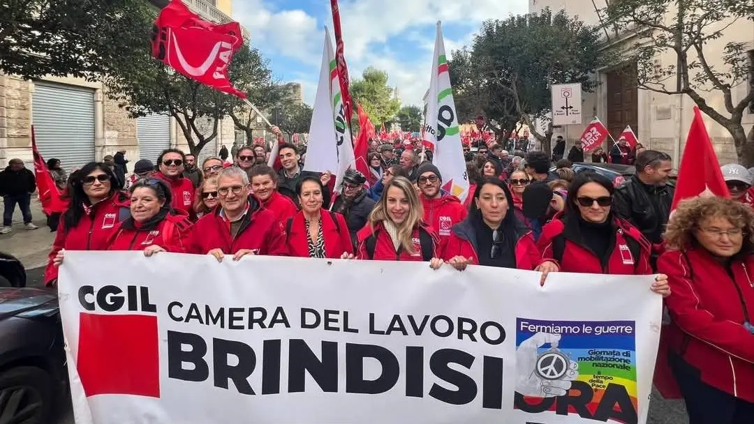 Brindisi, lavoratori in assemblea: “Difendere la filiera chimica”