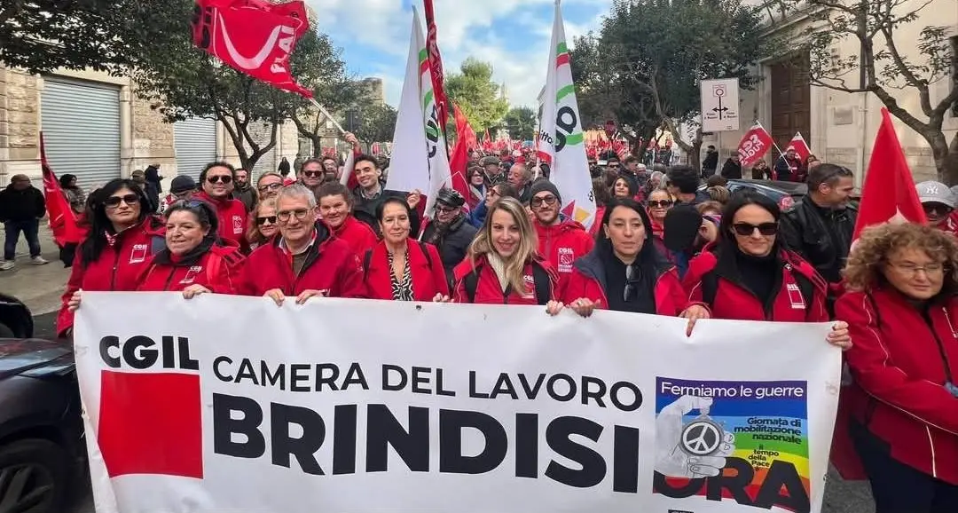 Brindisi, lavoratori in assemblea: “Difendere la filiera chimica”