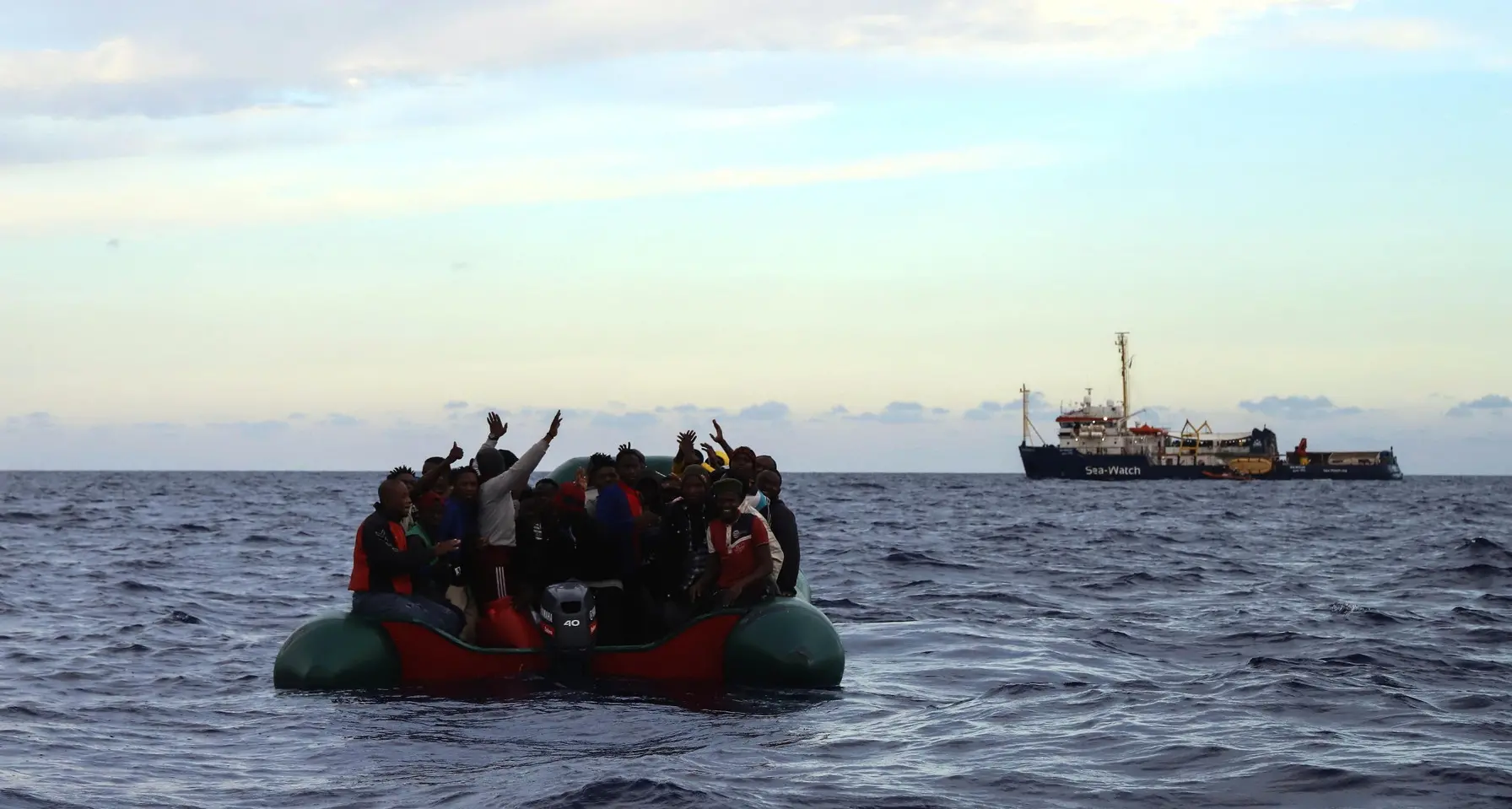 Lampedusa, neonata morta per ipotermia dopo lo sbarco