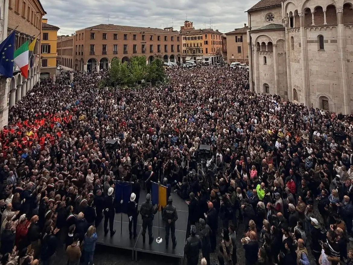 A Modena oltre 1500 persone in piazza