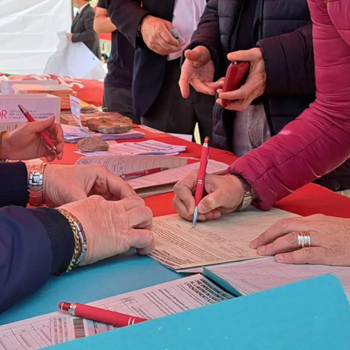 Sanità e appalti, la raccolta firme continua: “Ora un grande confronto nel Paese”