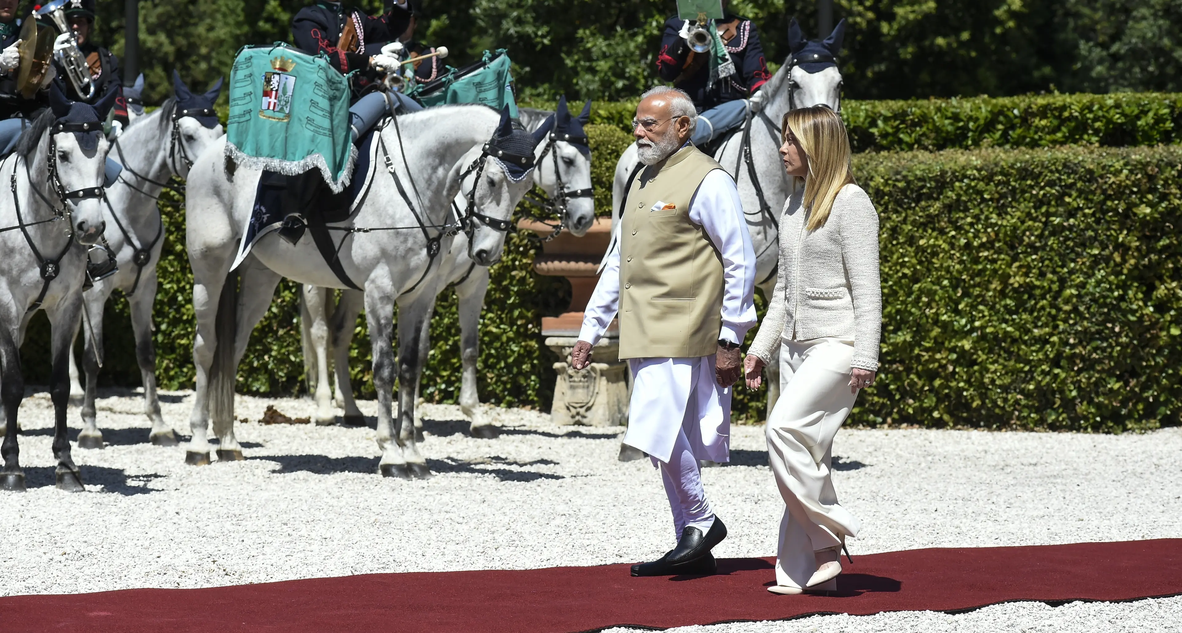 L’incontro Modi-Meloni: caramelle da uno sconosciuto