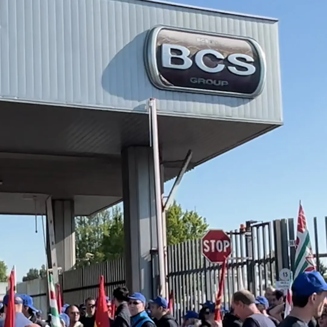 Abbiategrasso, sciopero e corteo degli operai BCS: 500 posti a rischio