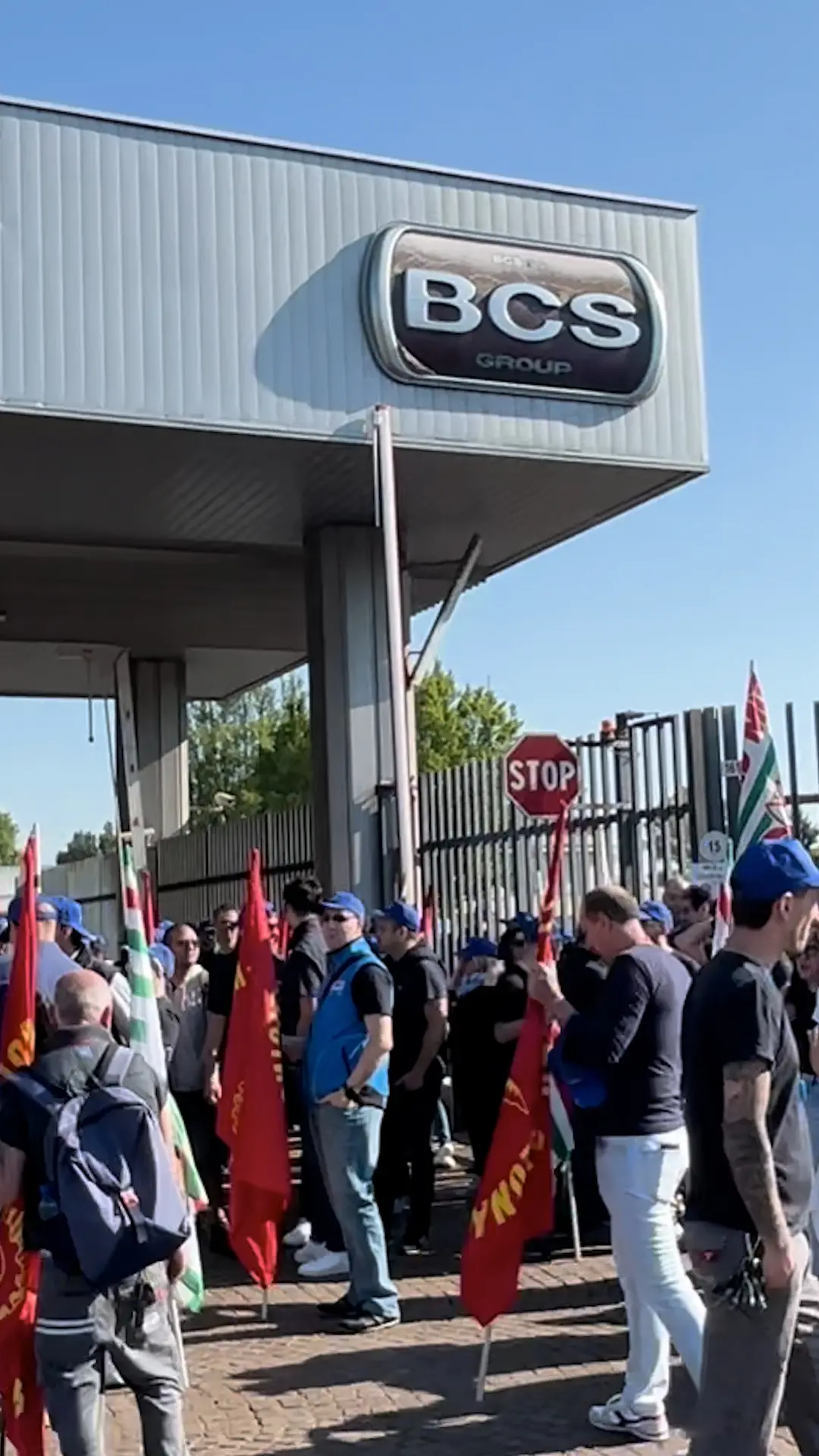 Abbiategrasso, sciopero e corteo degli operai BCS: 500 posti a rischio