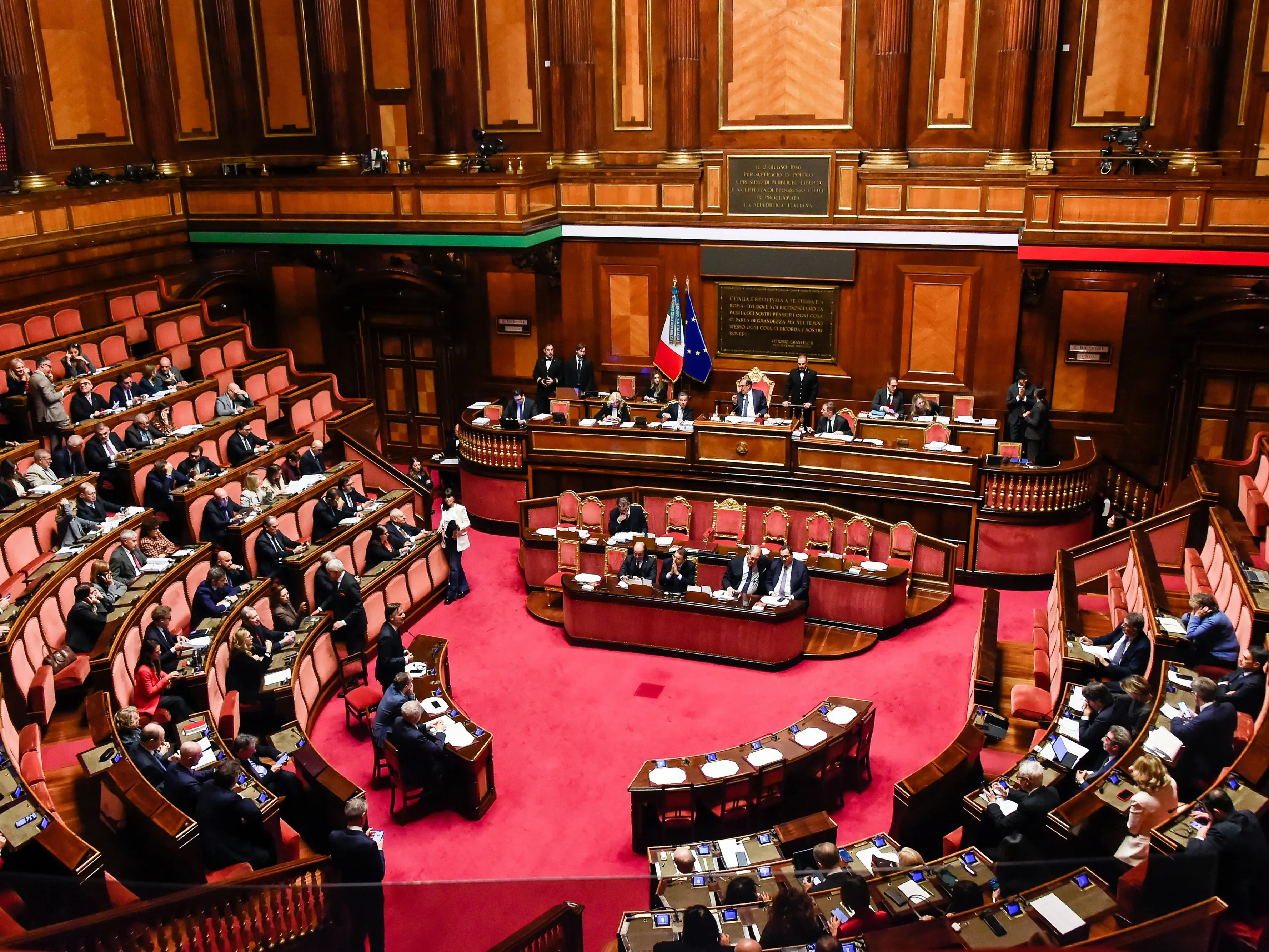 Un emendamento contro i contratti