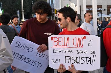 Scontro politico su un presunto attacco tra fazioni giovanili a Roma