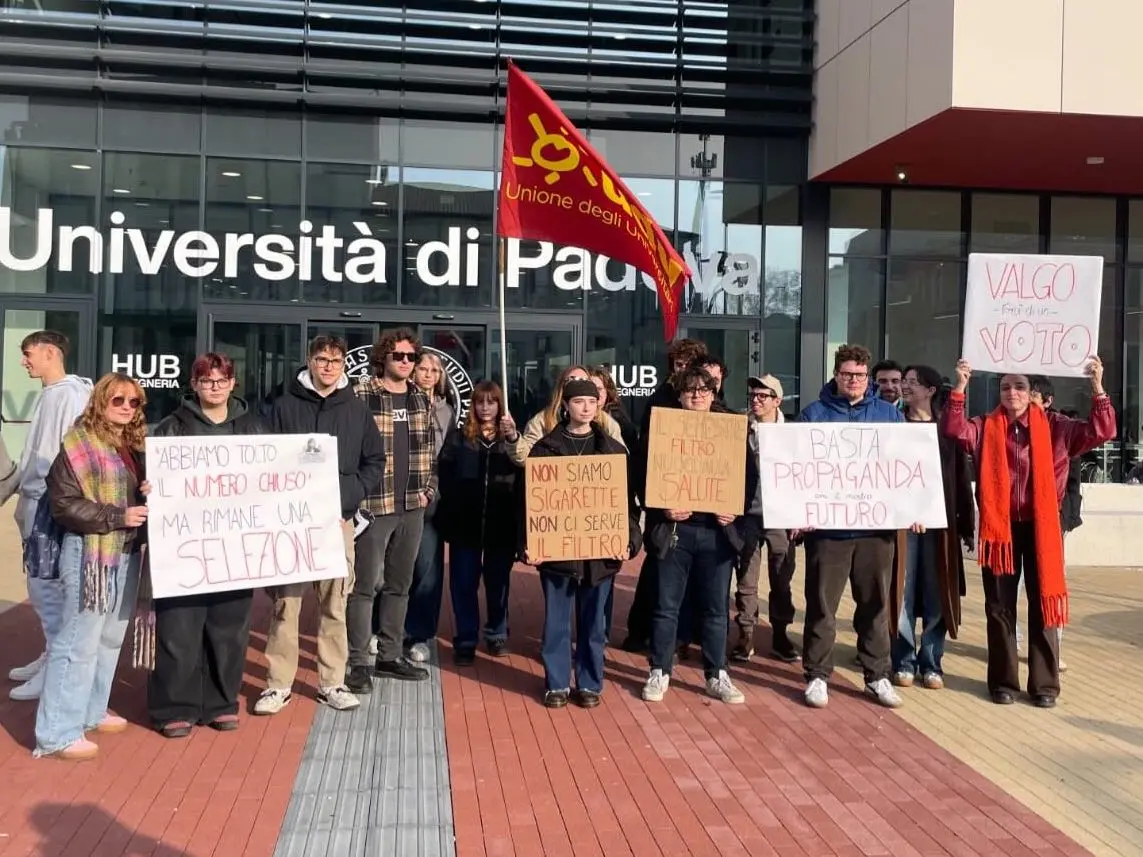 Medicina, bocciato il semestre filtro