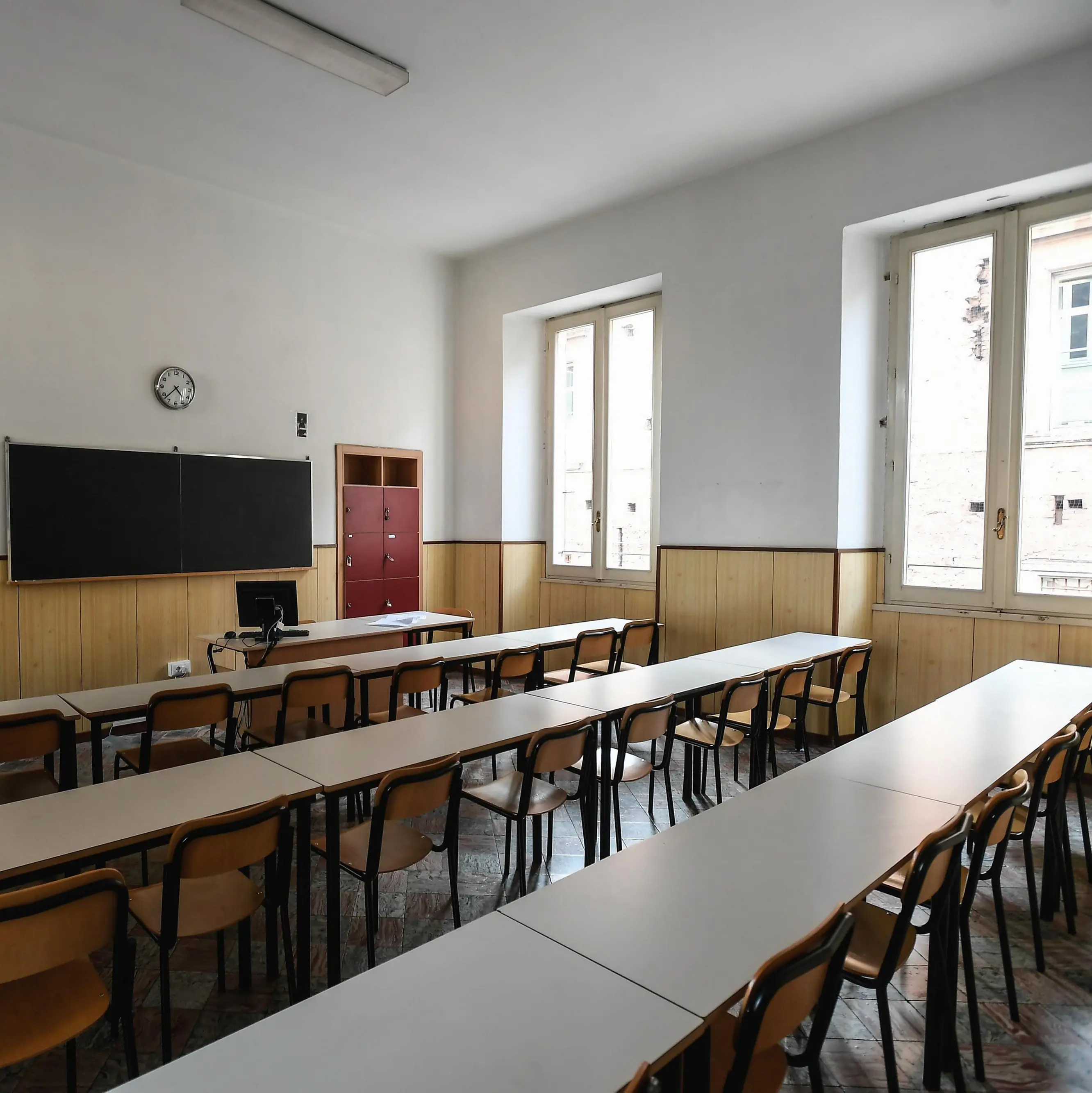 A scuola caldo insopportabile e le aule non sono climatizzate