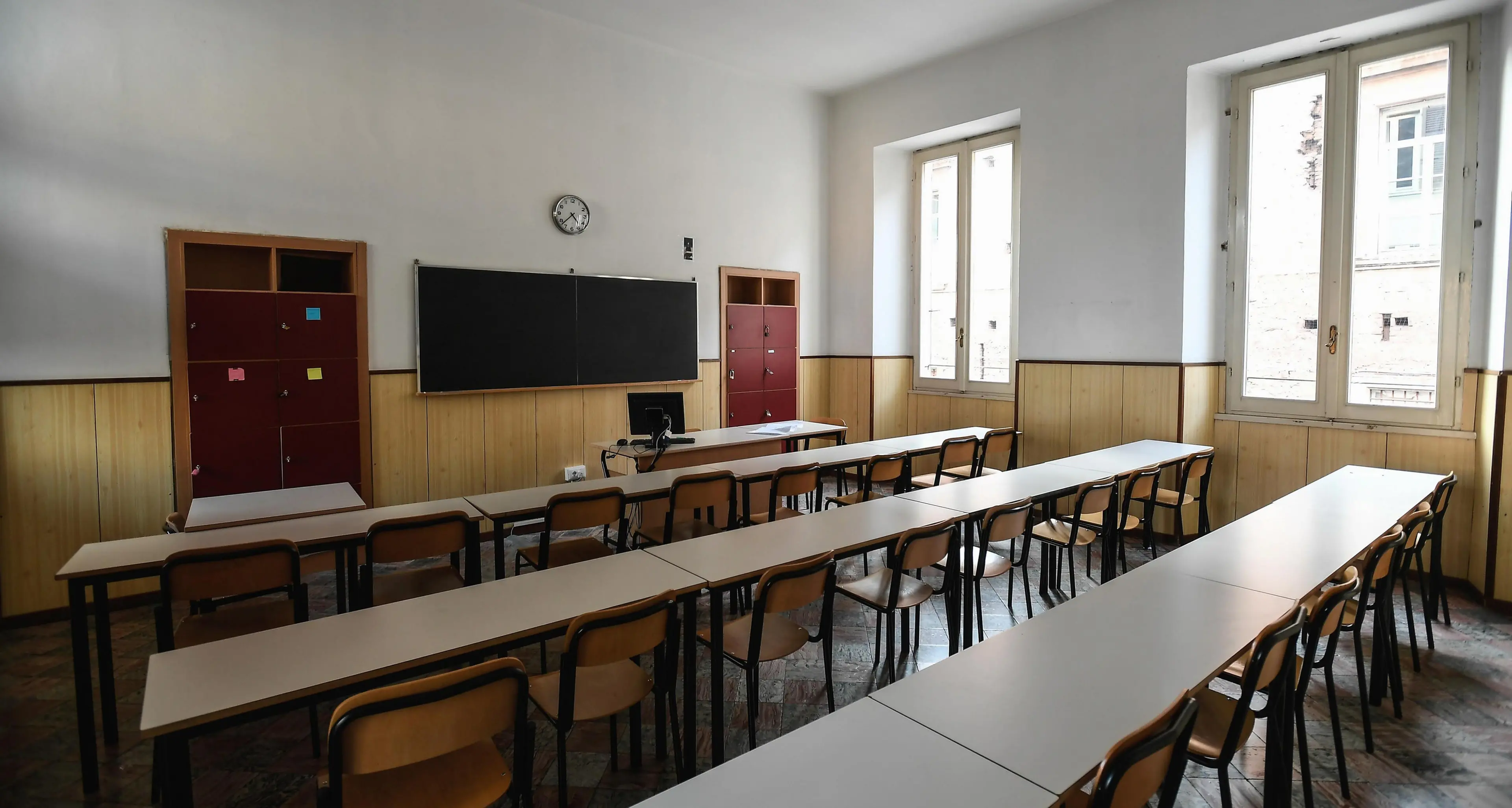 A scuola caldo insopportabile e le aule non sono climatizzate