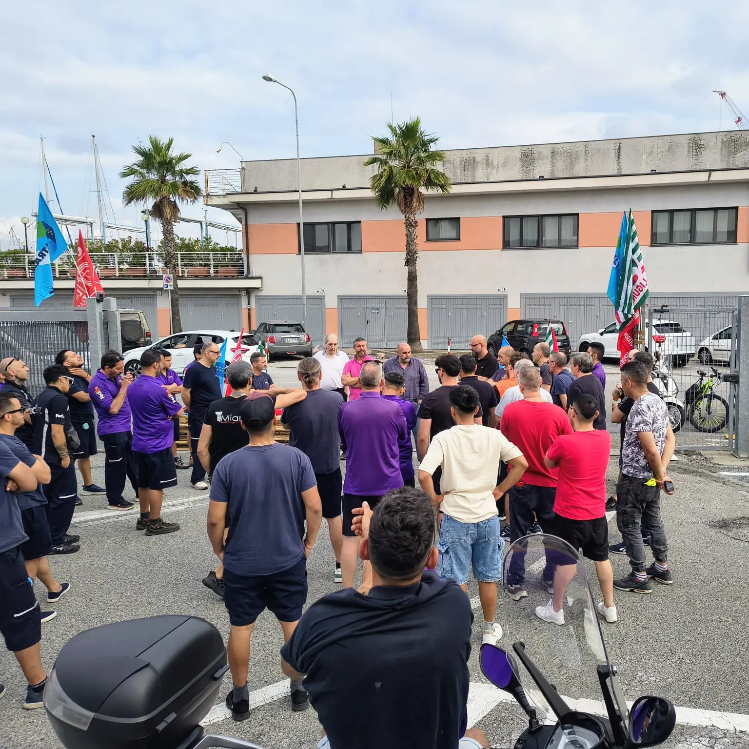 Appalto rescisso a Genova, a casa 70 lavoratori Moving