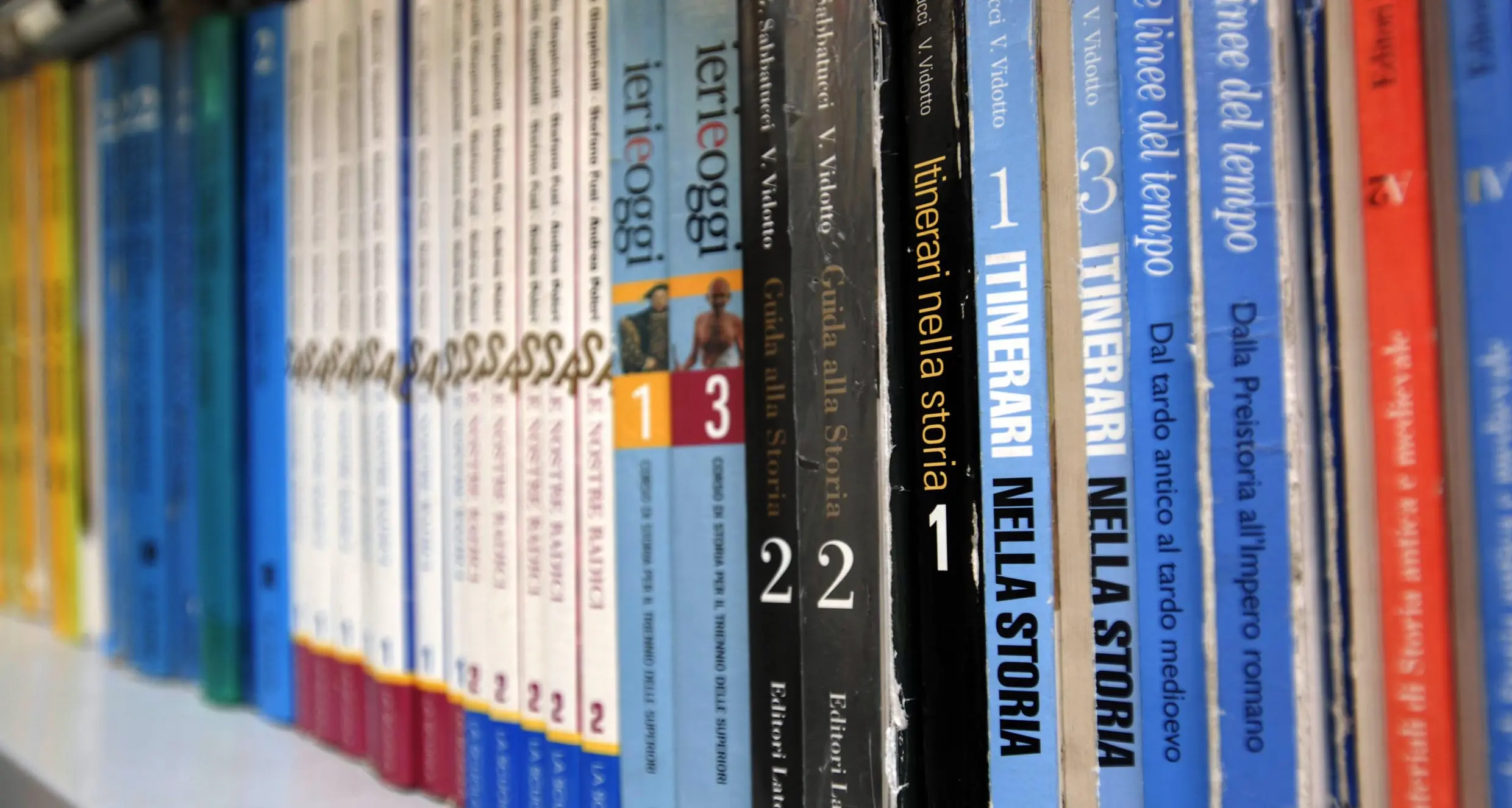 Cambiare un manuale non cambierà la scuola