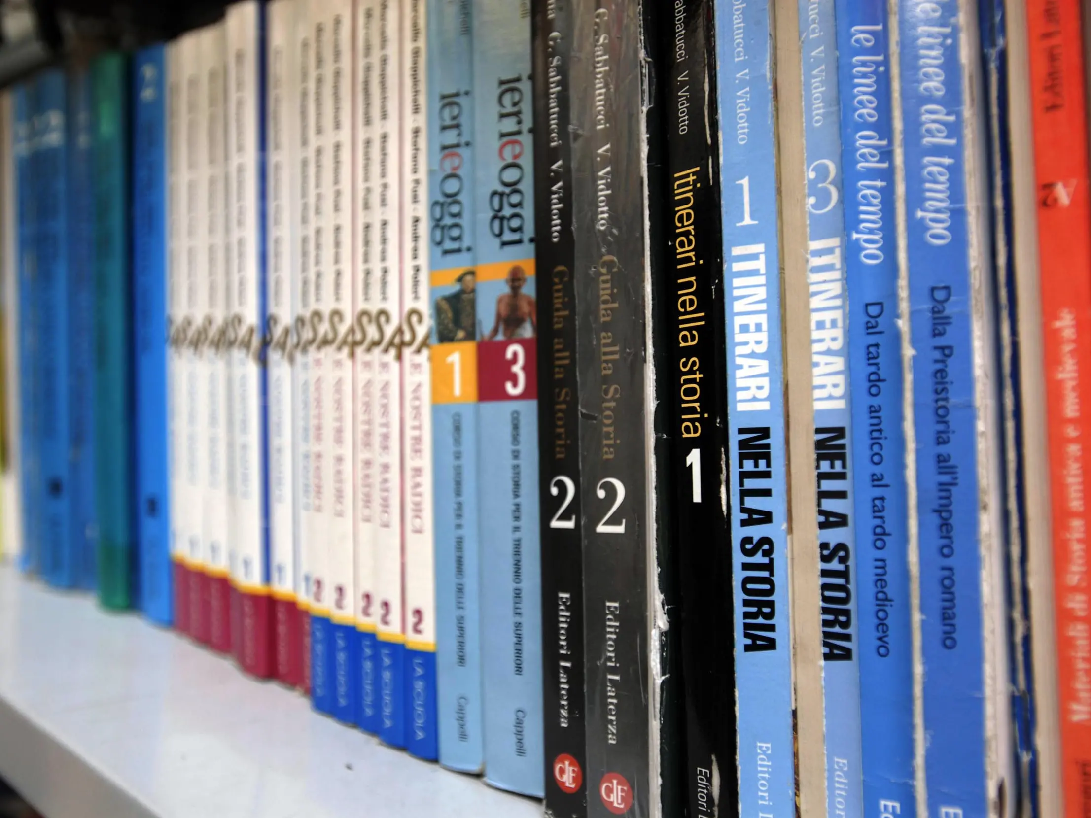 Cambiare un manuale non cambierà la scuola