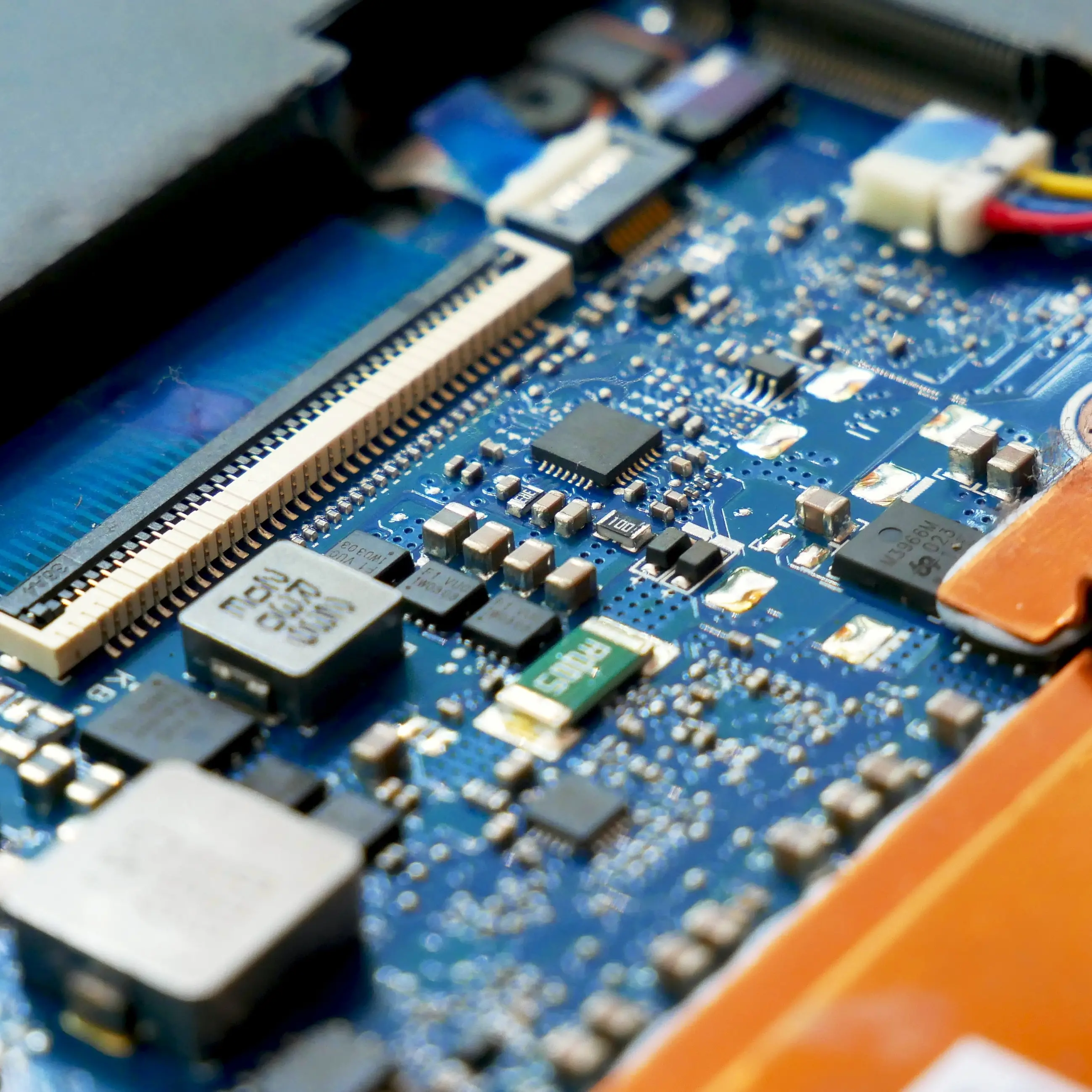 LFoundry in difficoltà, cresce la preoccupazione