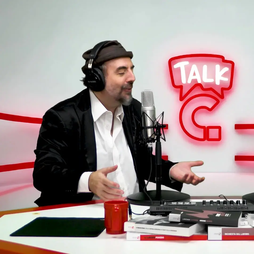 Piji: “Canto l’umano poco umano e la swing politik”