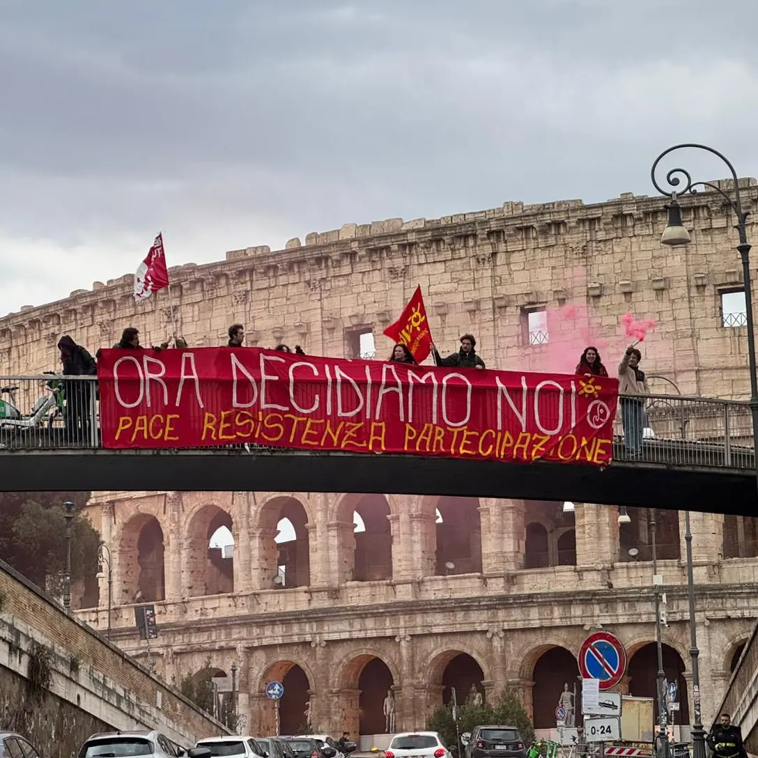 Contro un mondo precario e di guerra: i giovani vogliono decidere