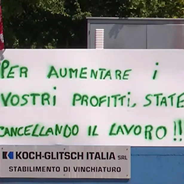 Multinazionali in fuga: Koch annuncia 100 esuberi